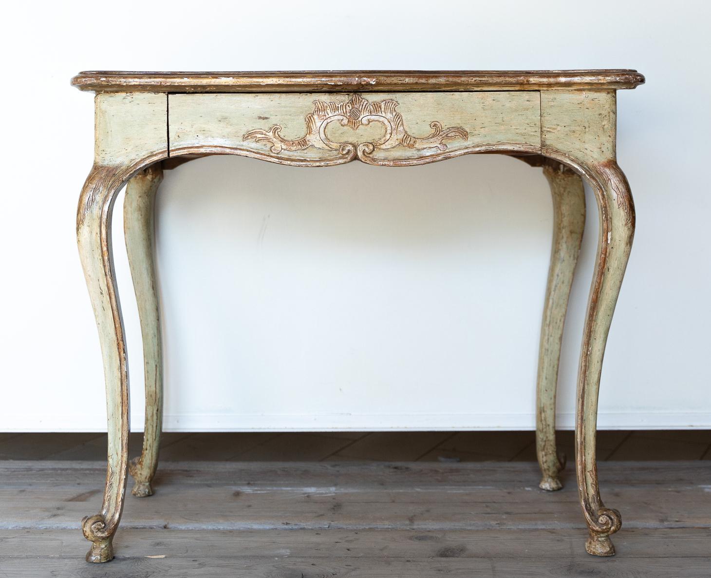 Louis Philippe period console table
Origin: Piedmont - Italy
Epoch: Second half of the 19th century
Dimensions: 48x94x81 cm
Condition: Very good condition
Description: Splendid console table dating from the Louis Philippe era, an elegant example of