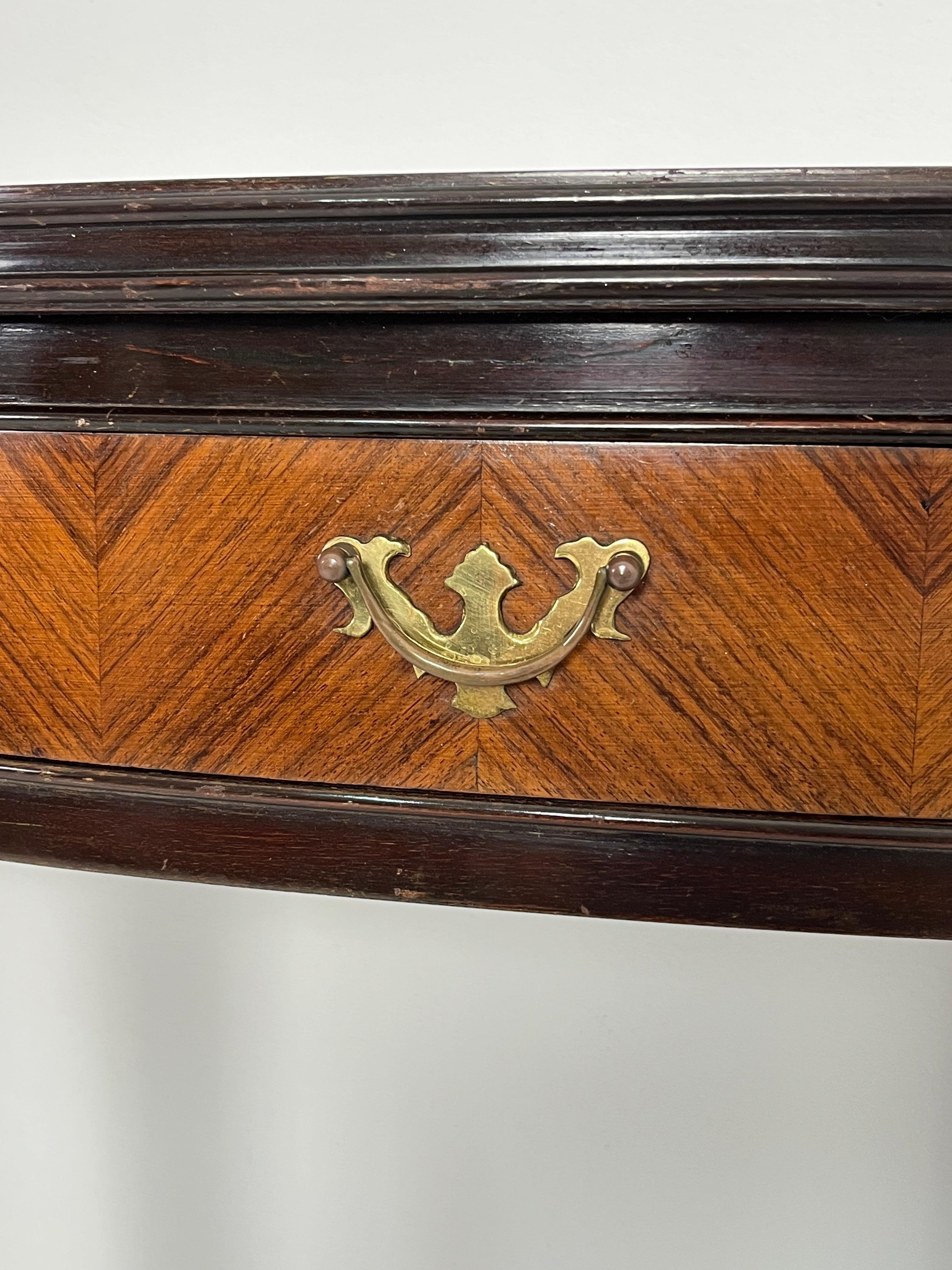 Italian Consolle italiana Mid-Century con piedini e maniglie in ottone, anni '60 For Sale