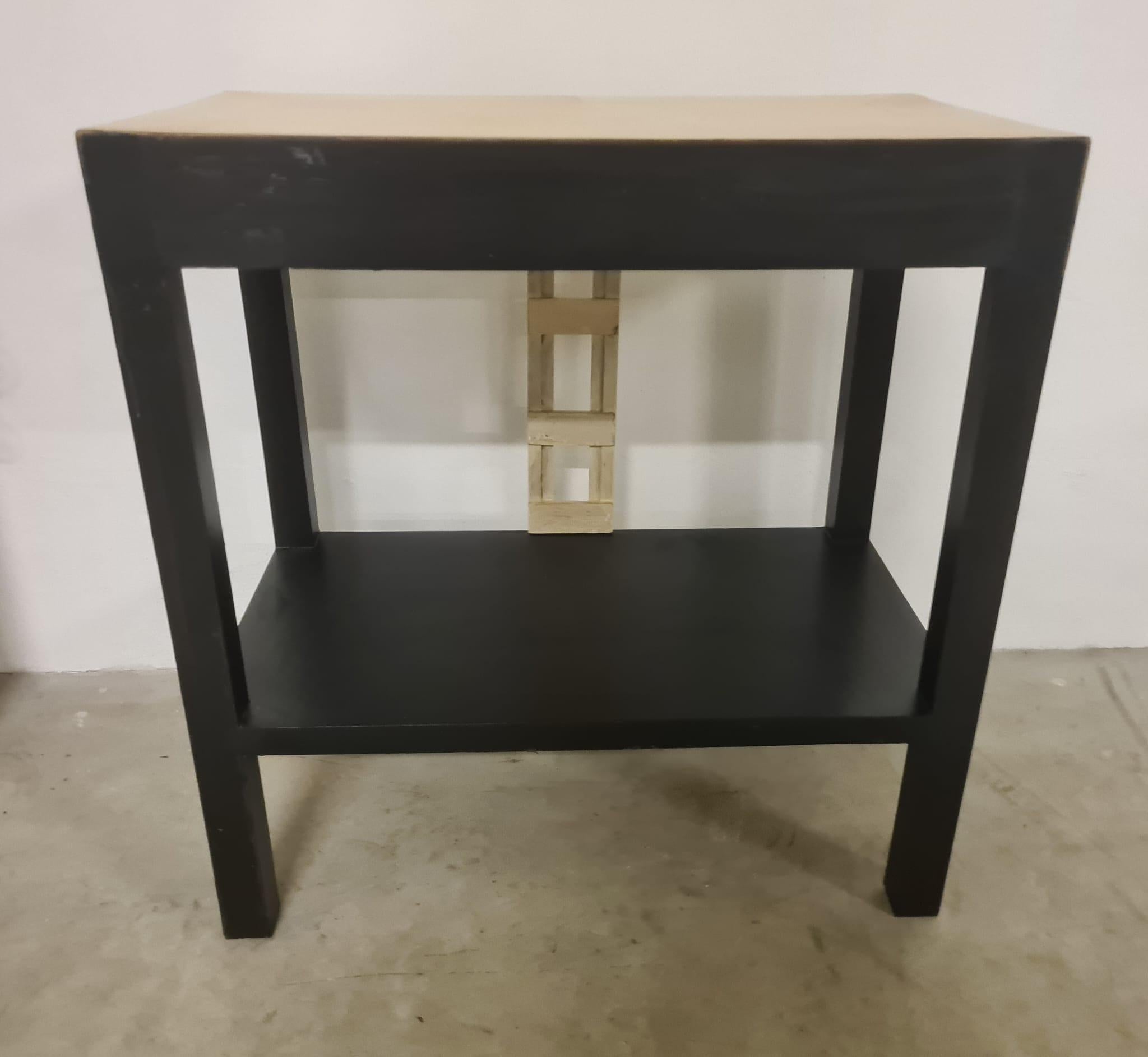 90' lacquered console table For Sale 2