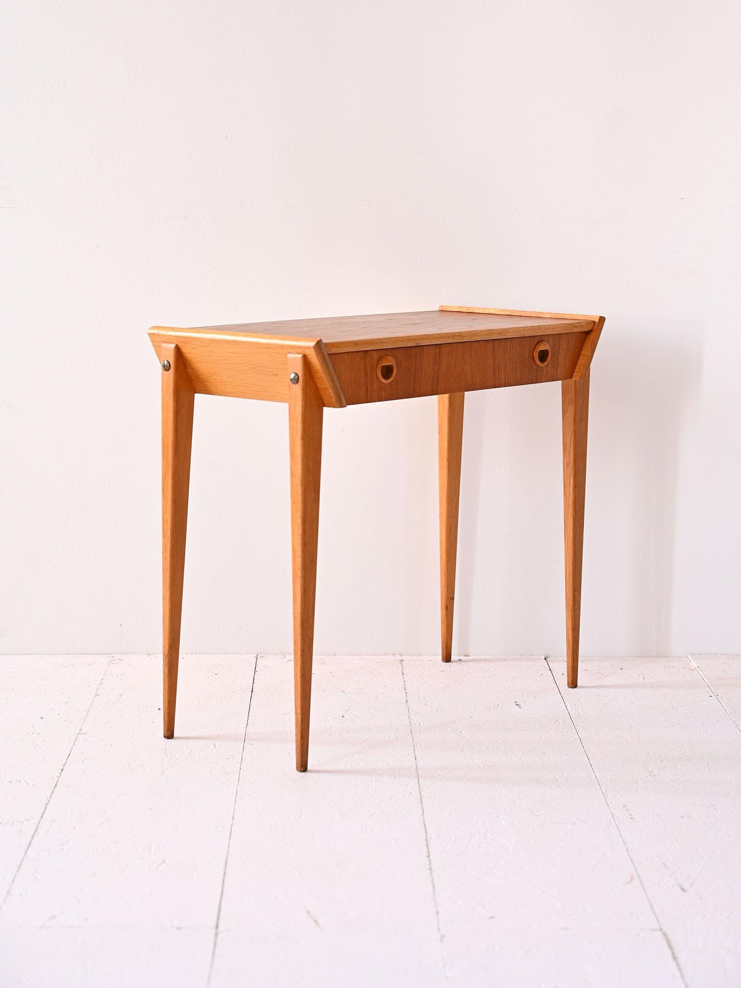 Scandinavian Modern Consolle vintage da ingresso