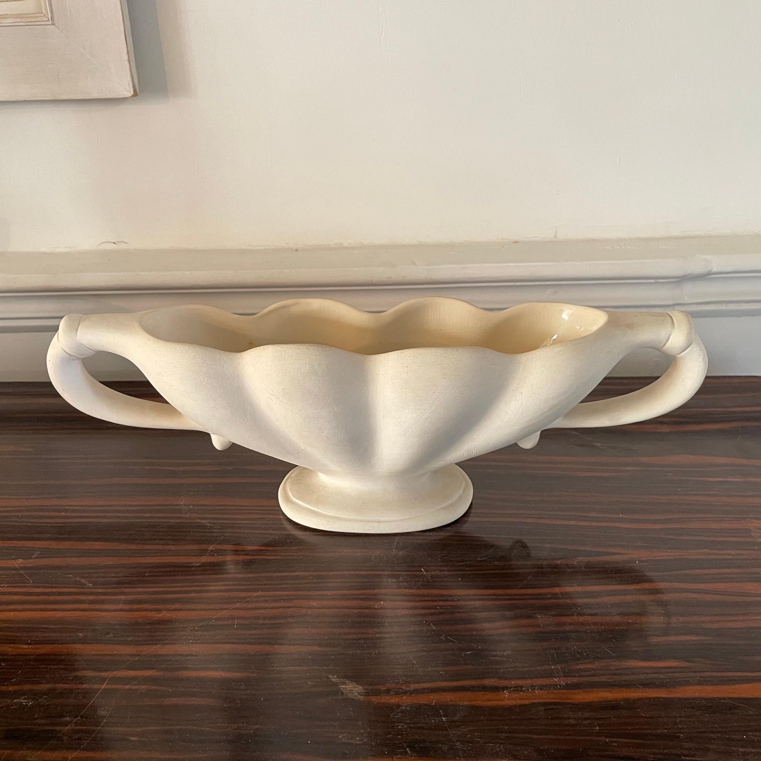 Constance Spry for Fulham Pottery Scalloped Vase, circa 1930s In Good Condition For Sale In London, GB