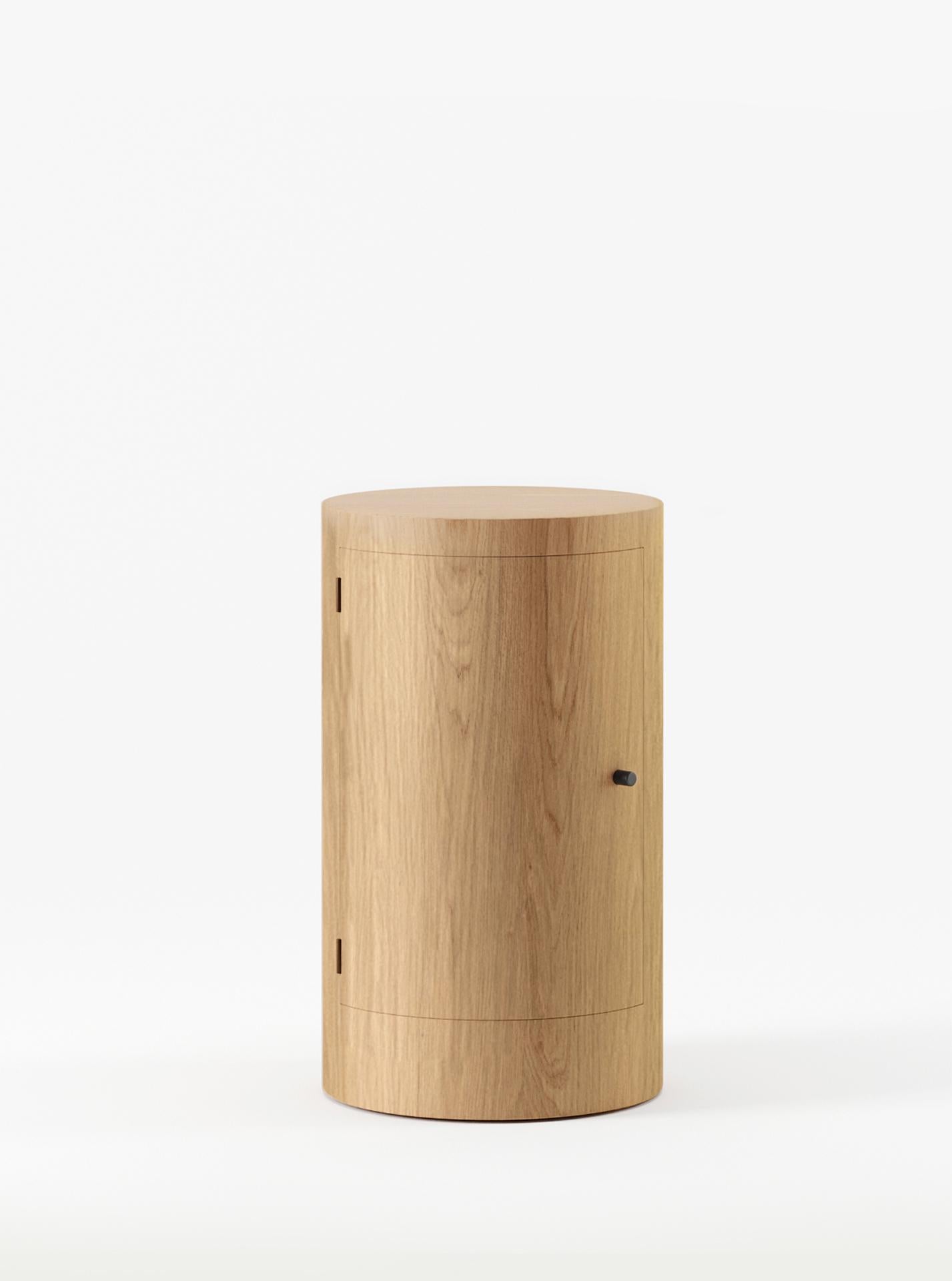 Veneer Constant Night Stand in Oak Wood by Master for Lemon