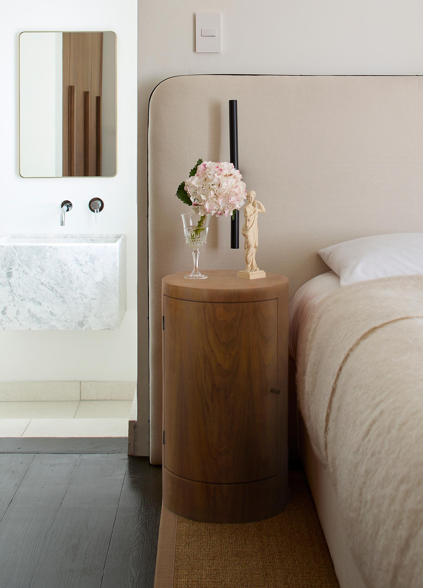 Huilé Constant Night Stand Single Right Unit in Walnut by Lemon en vente