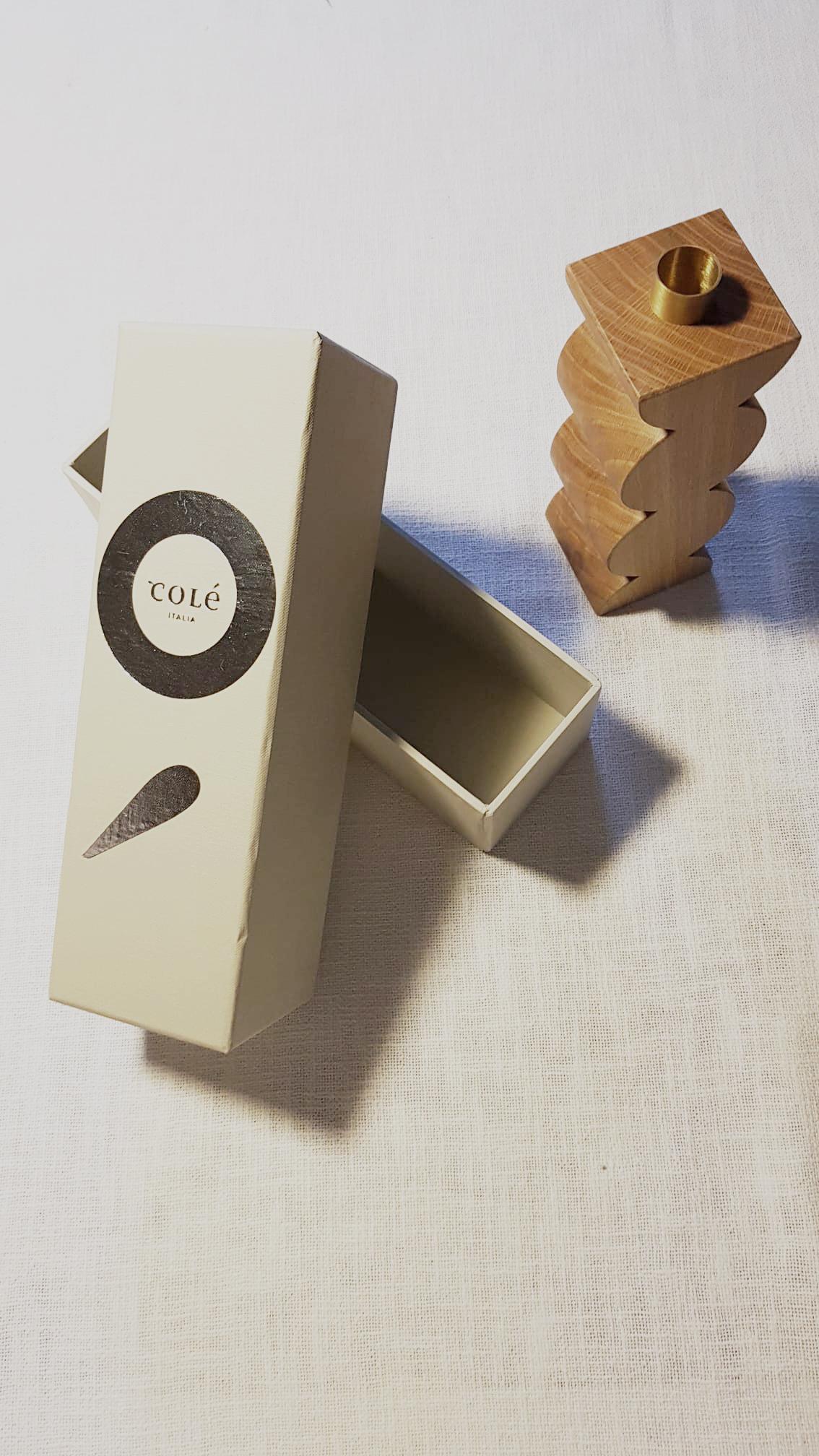 Constantin 1 is a simple but charming candleholder with a geometric shape with circles. The body is in solid oak wood. The cylinder in natural brass on the top is the place where to put a 18 mm candle.
In the same collection 3 different models of