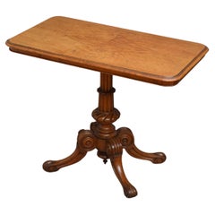 Tavolino o consolle in Oak Oak di Constantine & Co in stile vittoriano