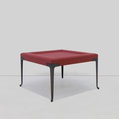 Pouf in pelle Constantine, collezione Bronze Age di Mark Zeff