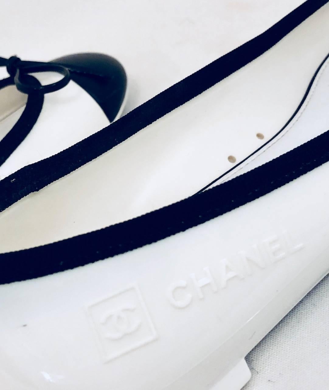 chanel black and white ballet flats