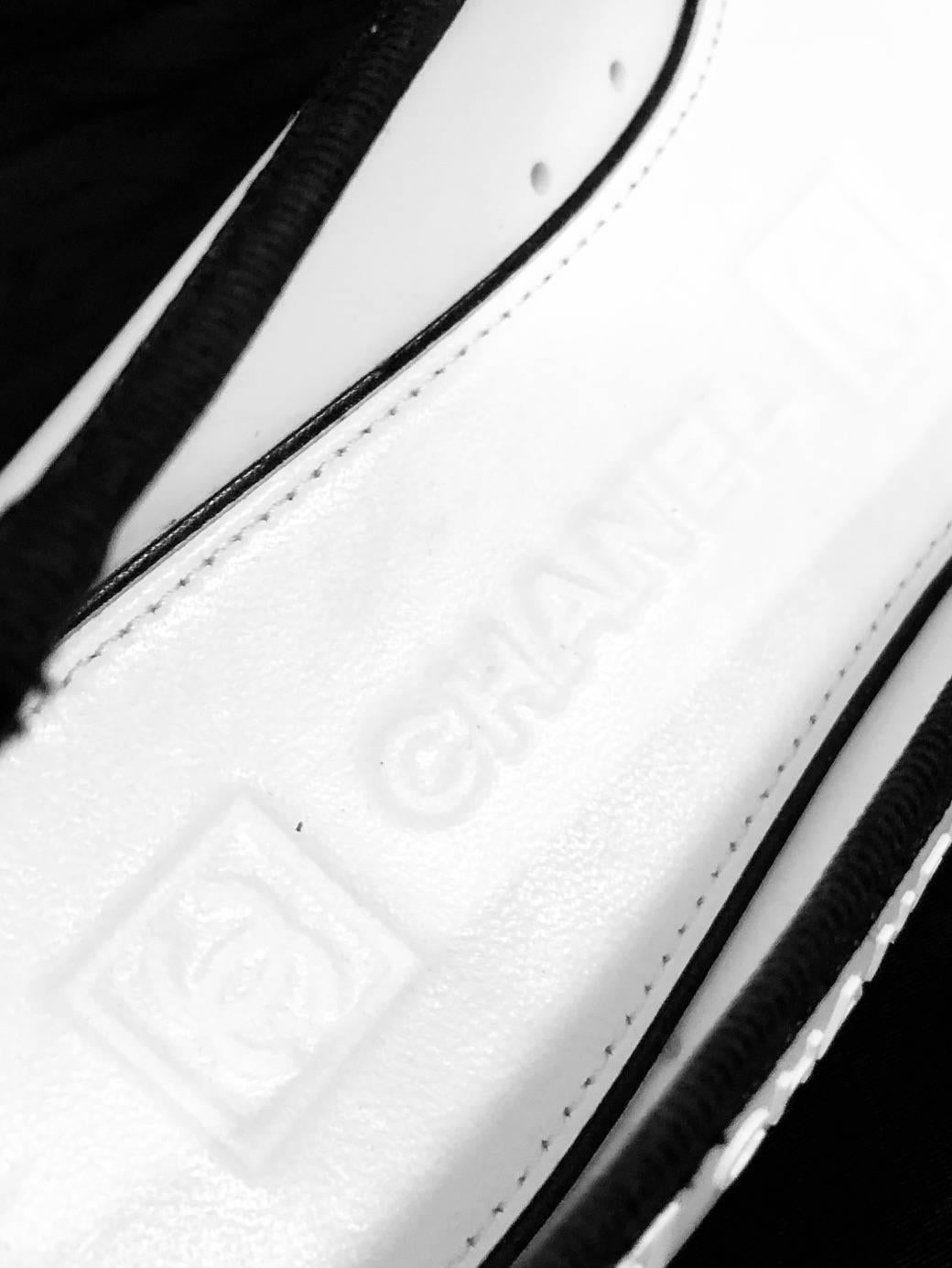 Constantly Chanel Black & White Jelly Ballerina Flats In Excellent Condition In Palm Beach, FL