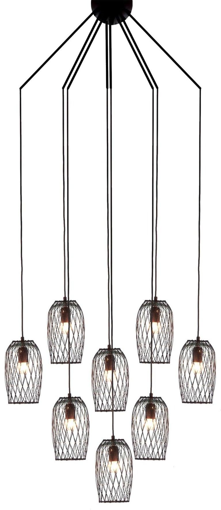 Lampada a sospensione Constellation 8, Kenneth Cobonpue.
Materiali: Buri (spine di foglie di palma), acciaio verniciato a polvere, vetro.
Dimensioni: 70 x 130 cm. 

Tutte le nostre lampade possono essere cablate a seconda del Paese. Se viene