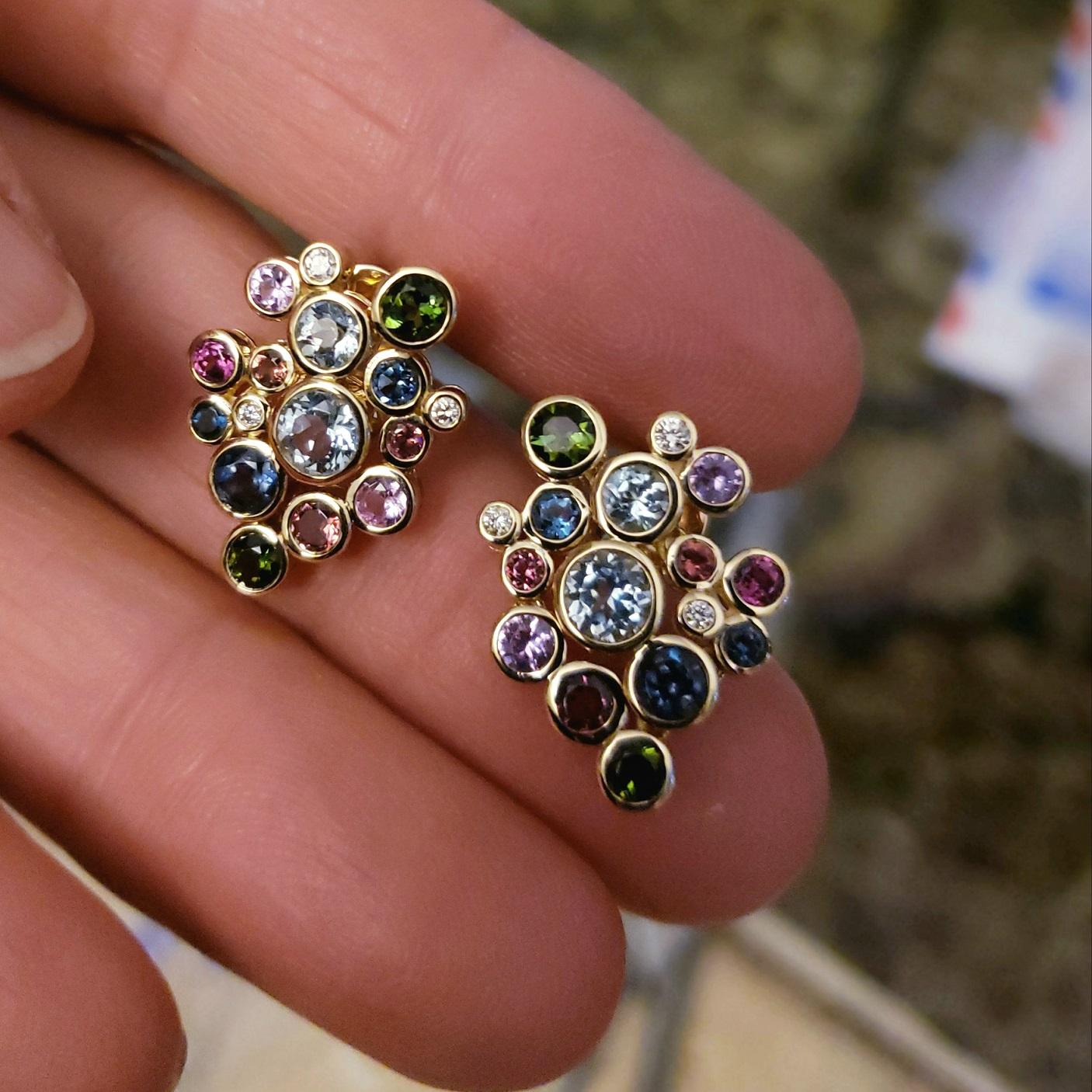 Contemporain Boucles d'oreilles pendantes Constellation en or 14 carats et pierres précieuses multicolores en vente