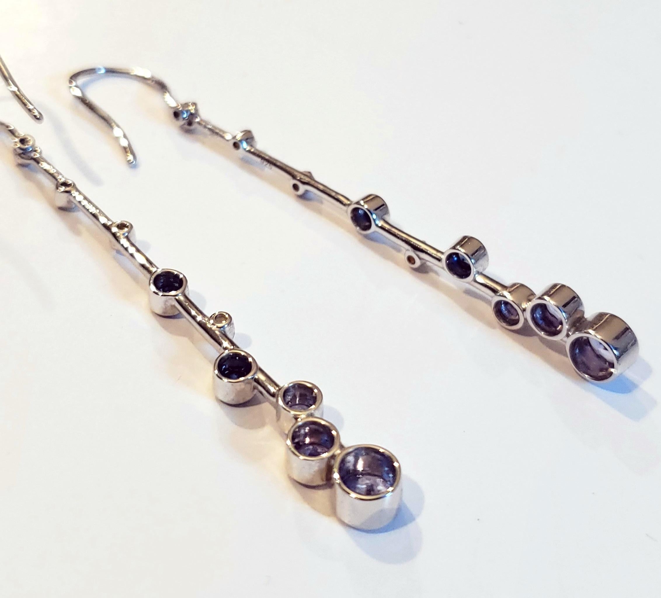 Pendientes Alargados de Plata de Ley con Zafiros, Tanzanitas y Diamantes en Nuevo estado para la venta en Carlisle, MA