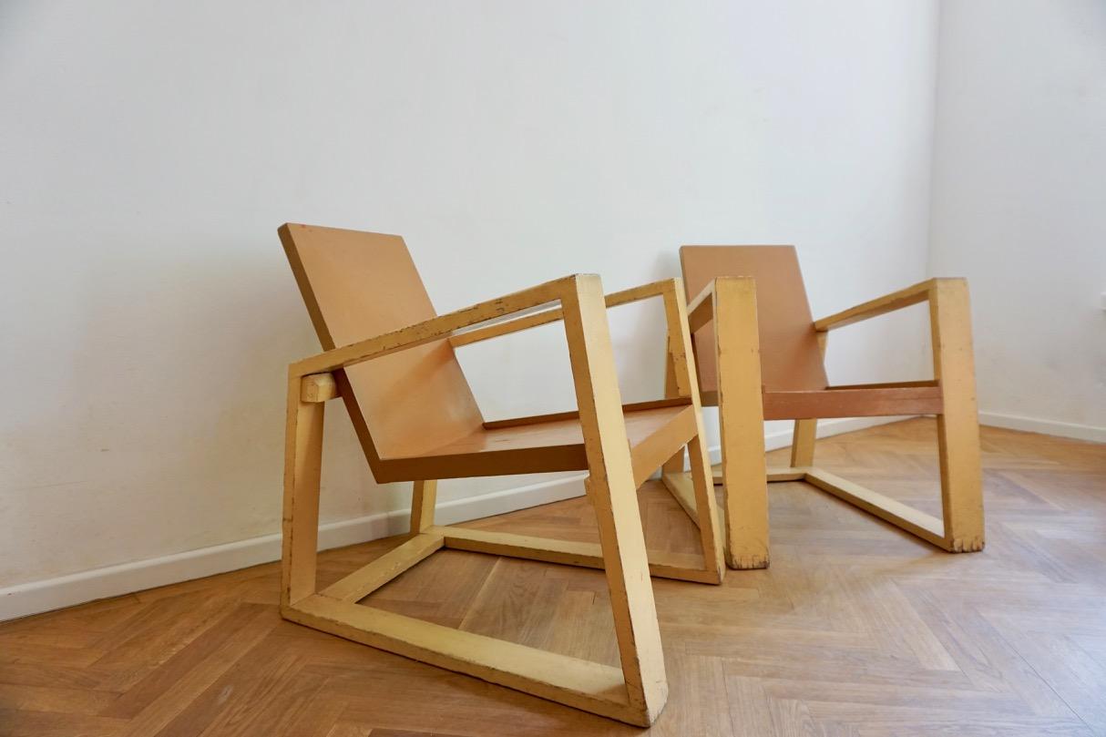 Constructivist Bauhaus Style Hungarian Set of 2 Armchairs and Table, 1920s For Sale 2