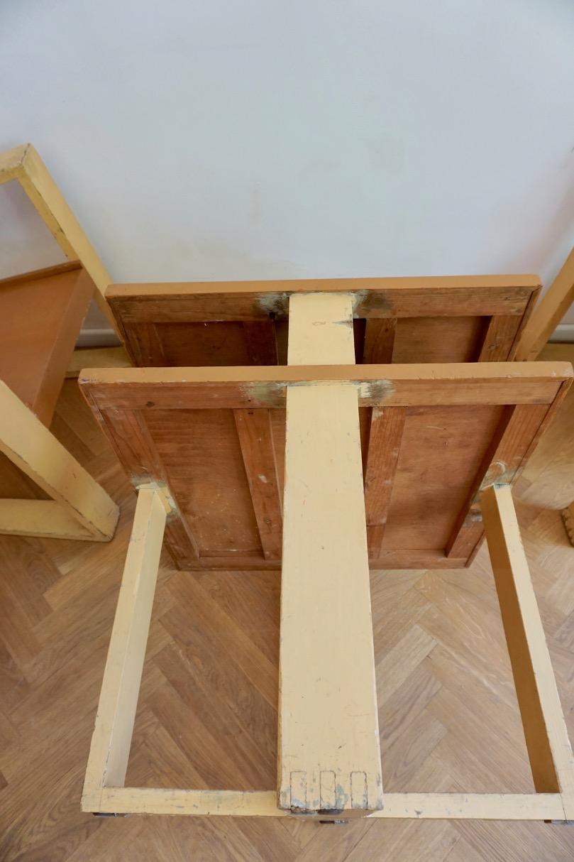XX secolo Set di 2 poltrone e tavolo ungherese in stile Bauhaus costruttivista, anni '20 in vendita