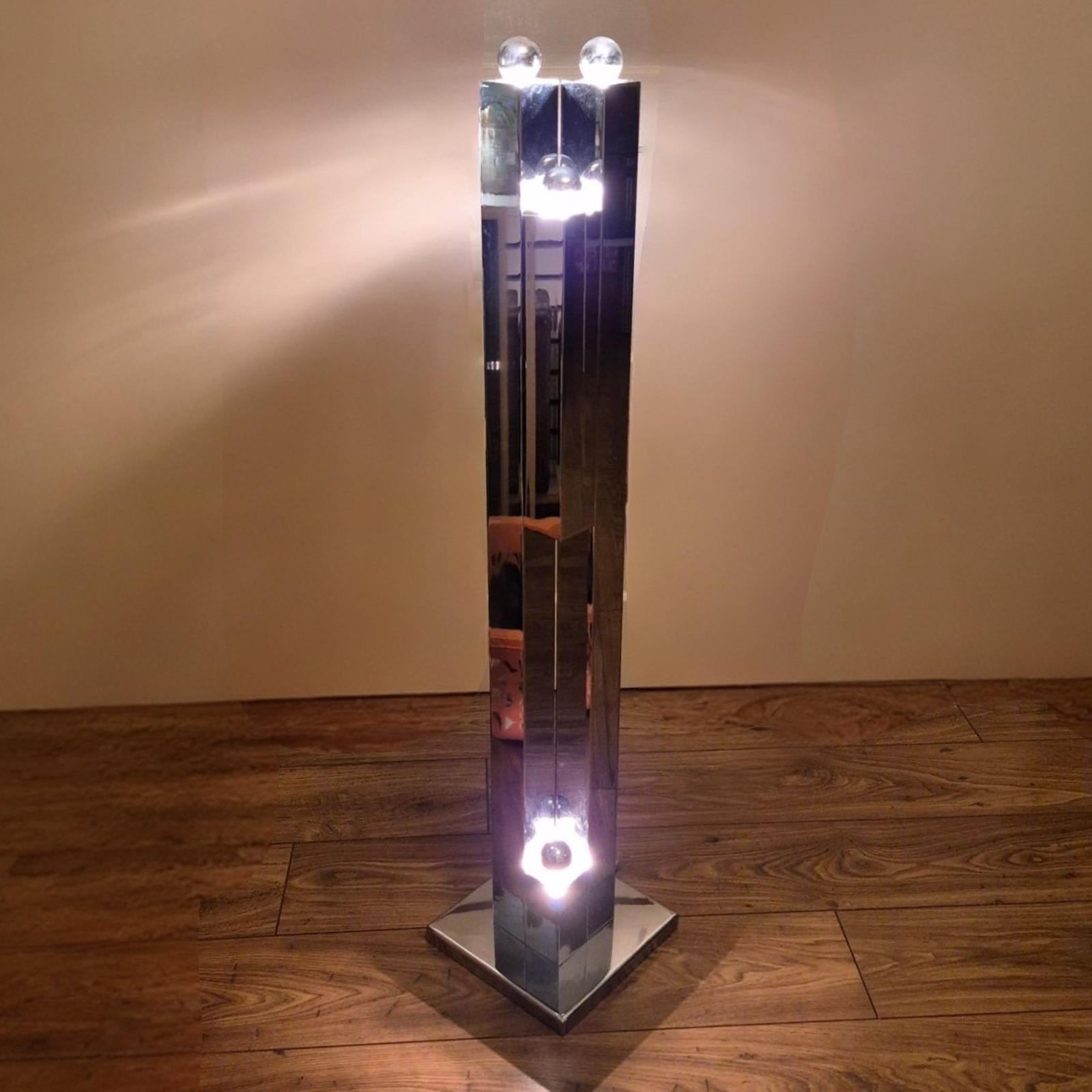 Lampadaire constructiviste de l'ère spatiale, Italie, années 1960 en vente 1