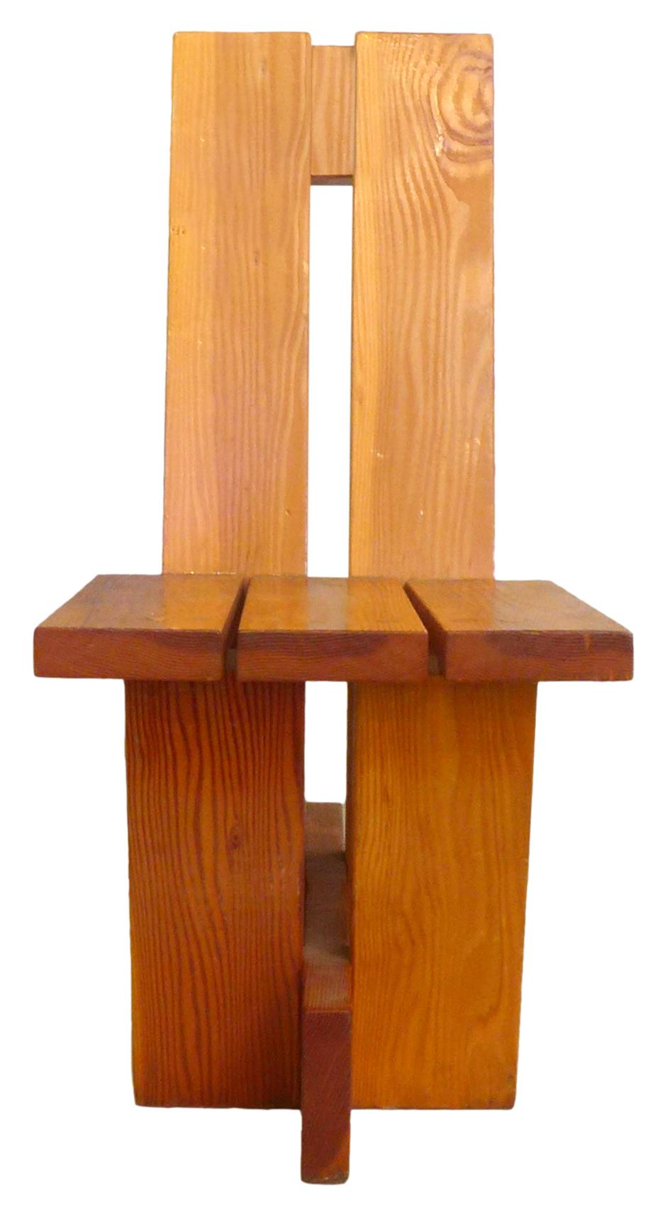 A striking constructivist wood side chair. An elegantly conceived and executed modernist concept. Honey-hued wood slats with wonderful woodgrain. Sculptural and great from all angles. A eye-catching and unexpected utilitarian decorative element.