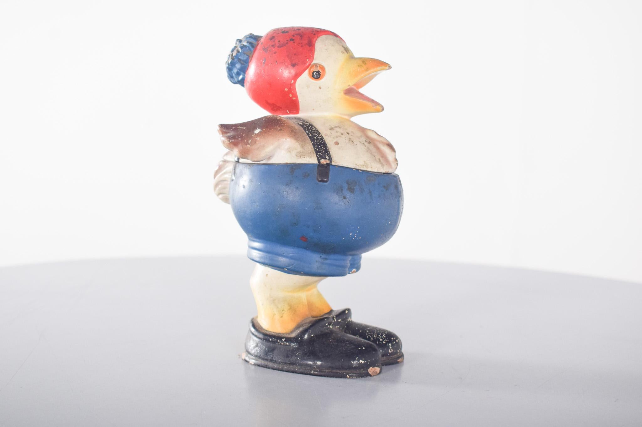 Mid-Century moderno Contenitore/Scatola a forma di pulcino antropomorfizzato in vendita