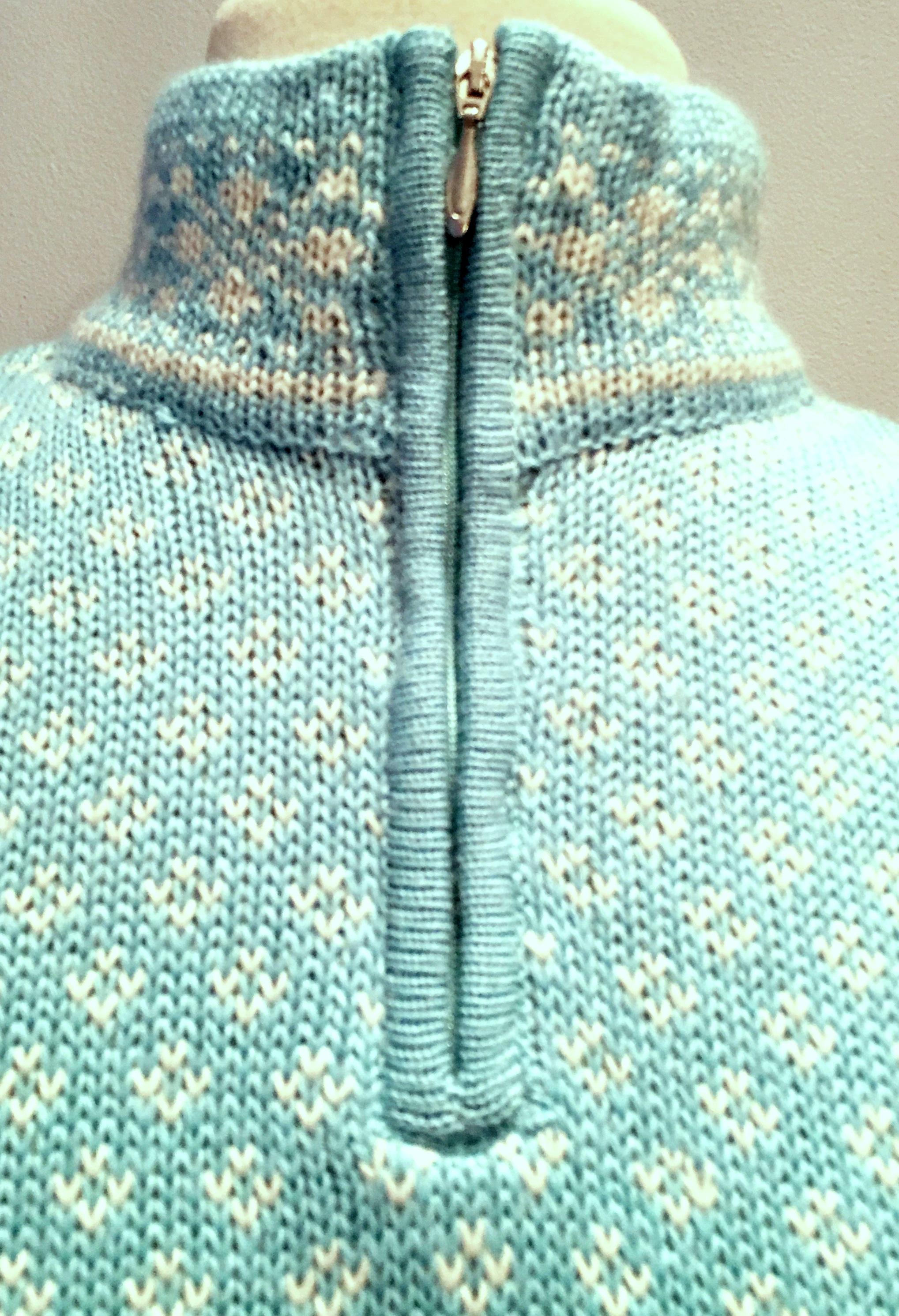 Gray Contemorary & New Wool Snowflake Ski Sweater For Gorush By Obermeyer For Sale