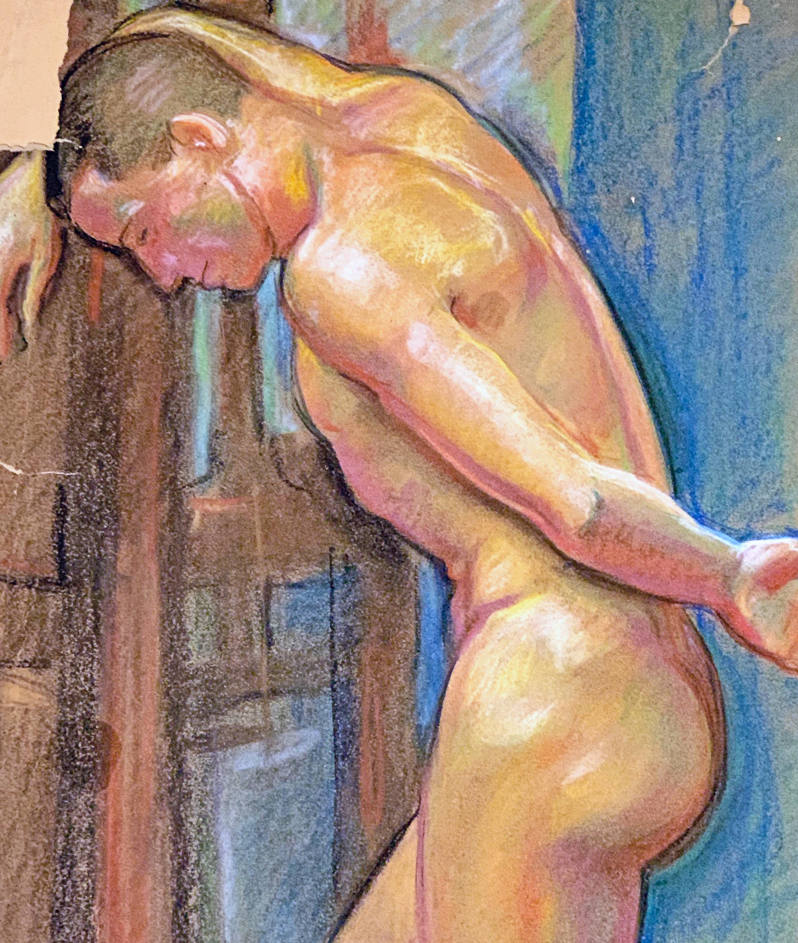 „Contemplation“, brillante, pastellfarbene Zeichnung eines stehenden männlichen Aktes von Cox (amerikanisch) im Angebot
