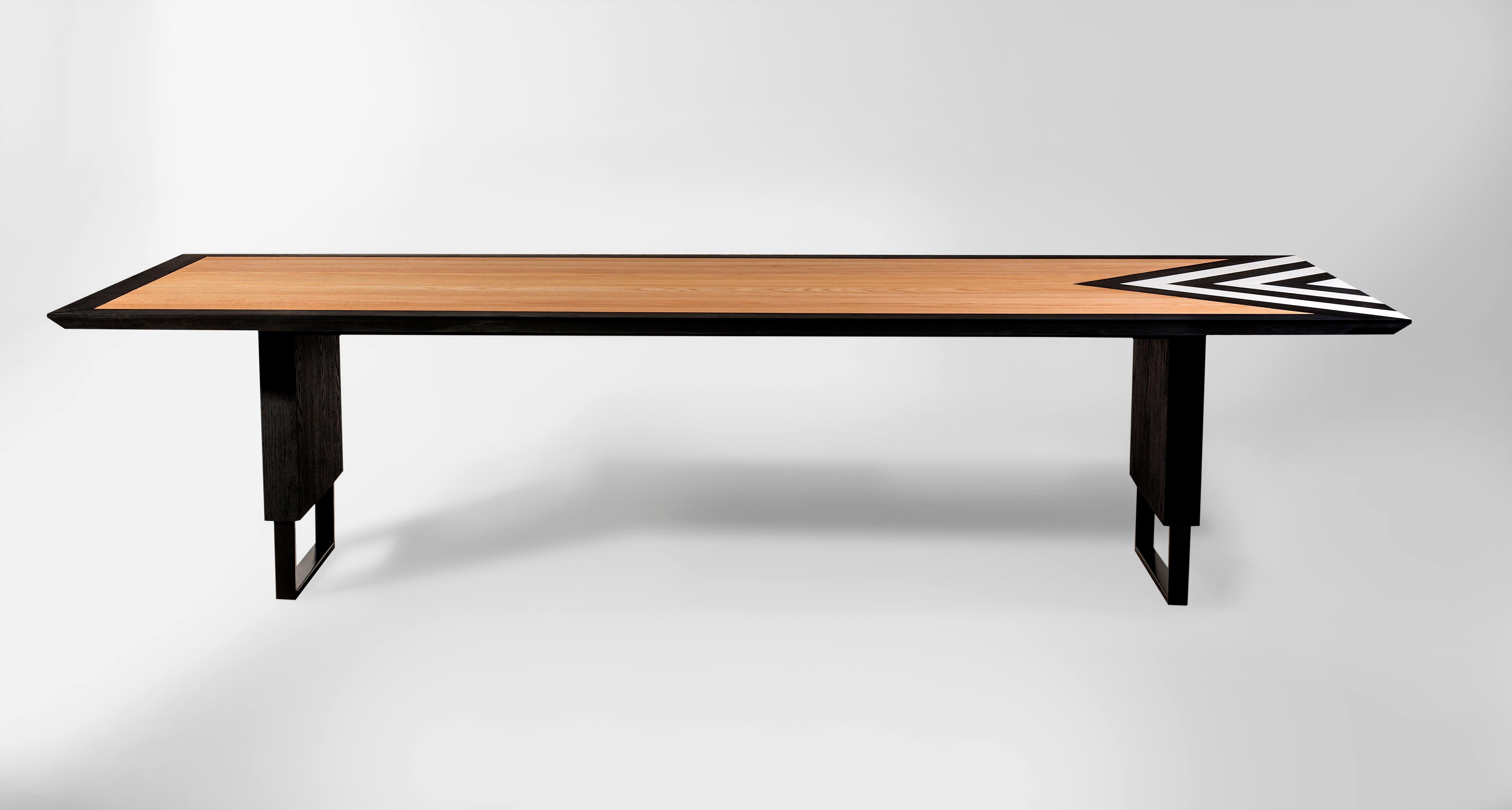 Métal Table de salle à manger moderne 10 Seater conçue par Larissa Batista en vente