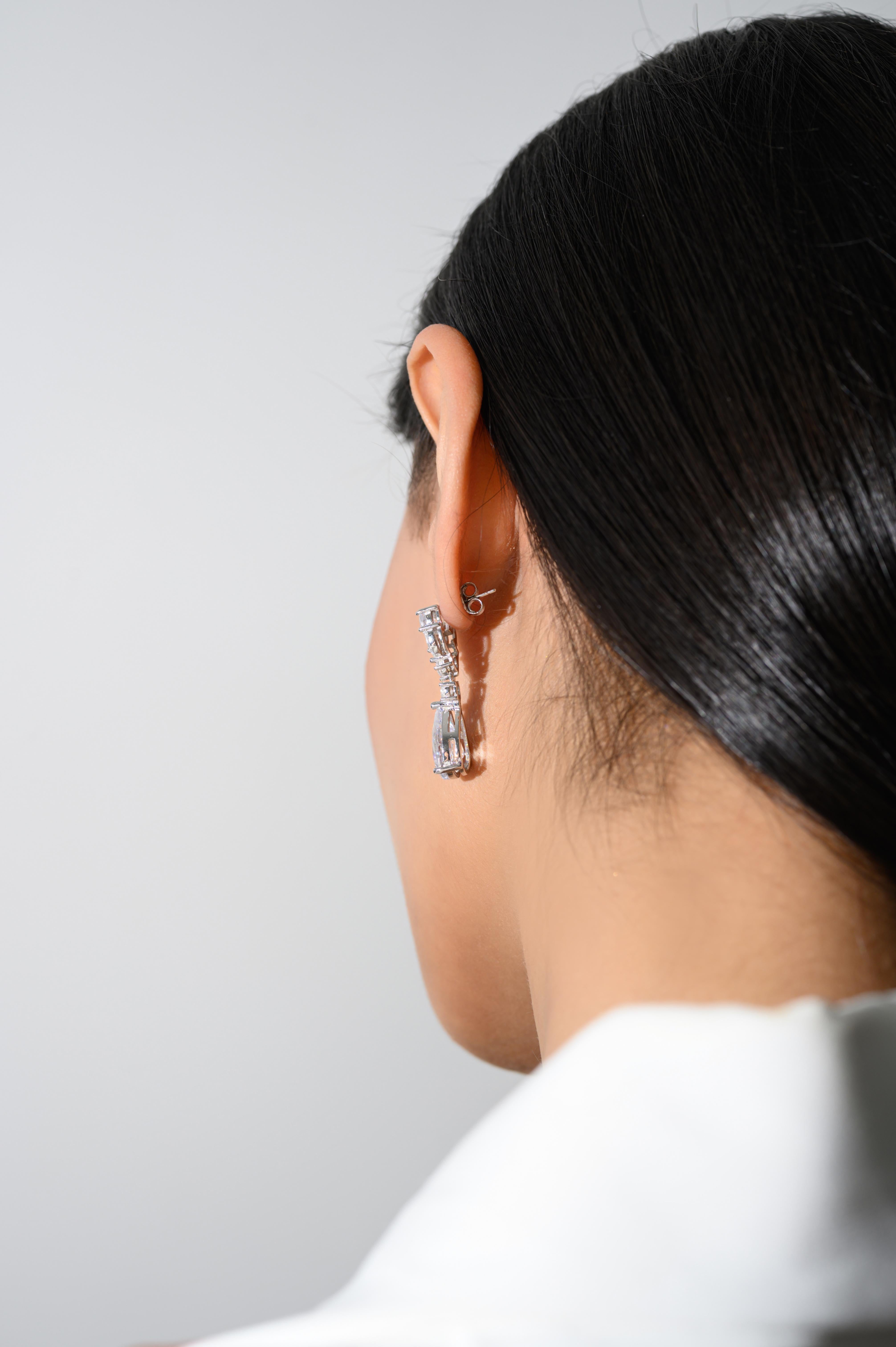 Mixed Cut Contemporar Teardrop Leaf Cubic Zirconia Wedding Earrings for Her in 925 Silver For Sale