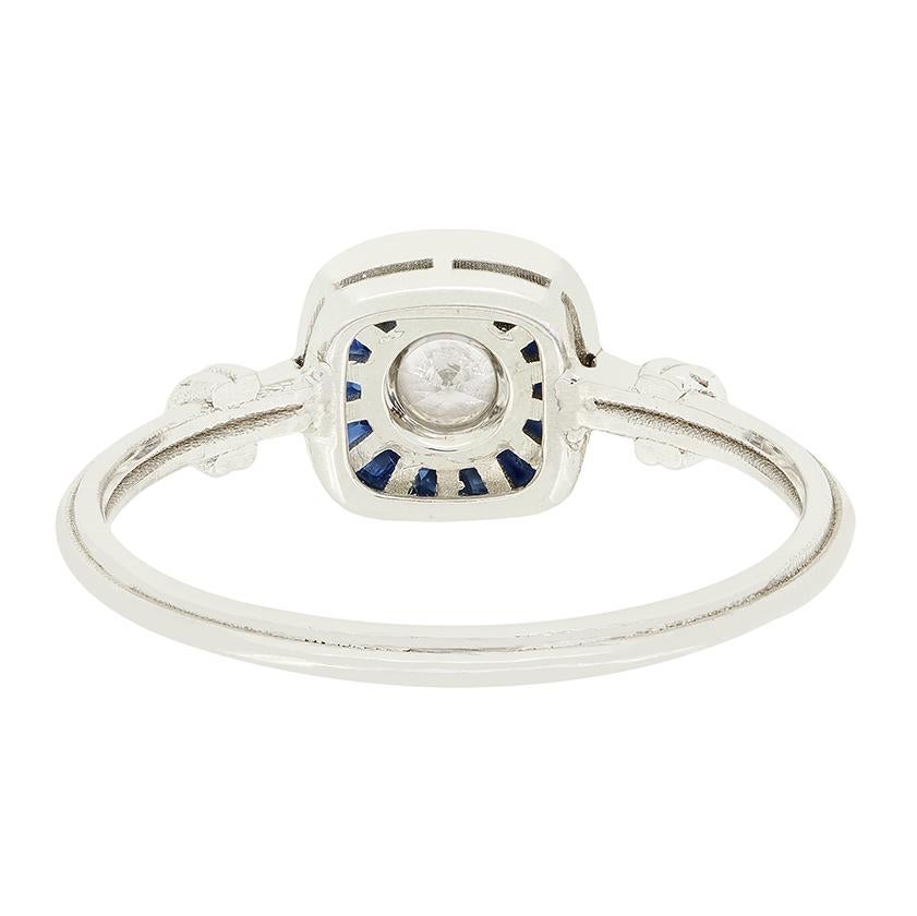 Zeitgenössischer 0,25ct Diamant und Saphir Target Ring im Zustand „Gut“ im Angebot in London, GB