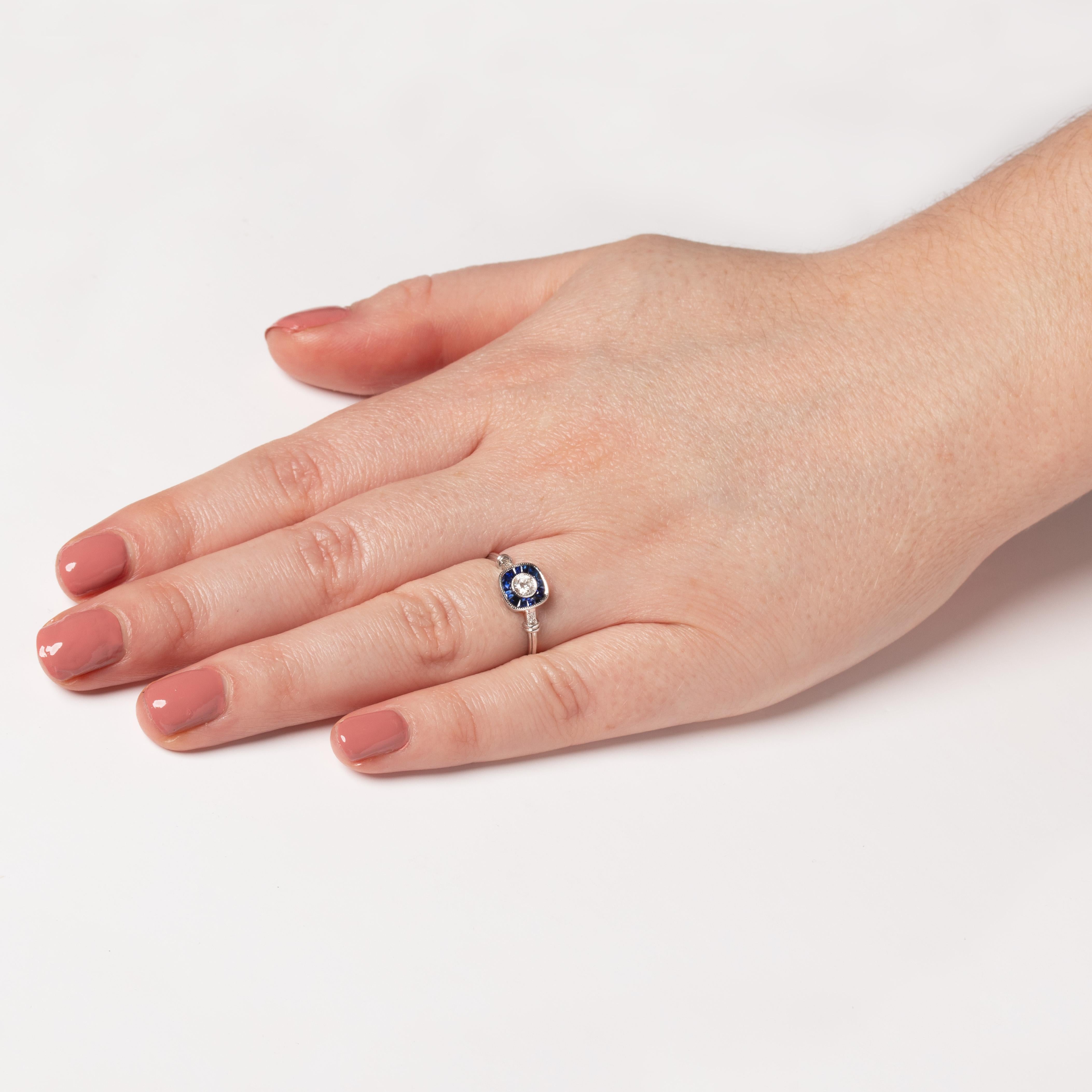 Zeitgenössischer 0,25ct Diamant und Saphir Target Ring Damen im Angebot