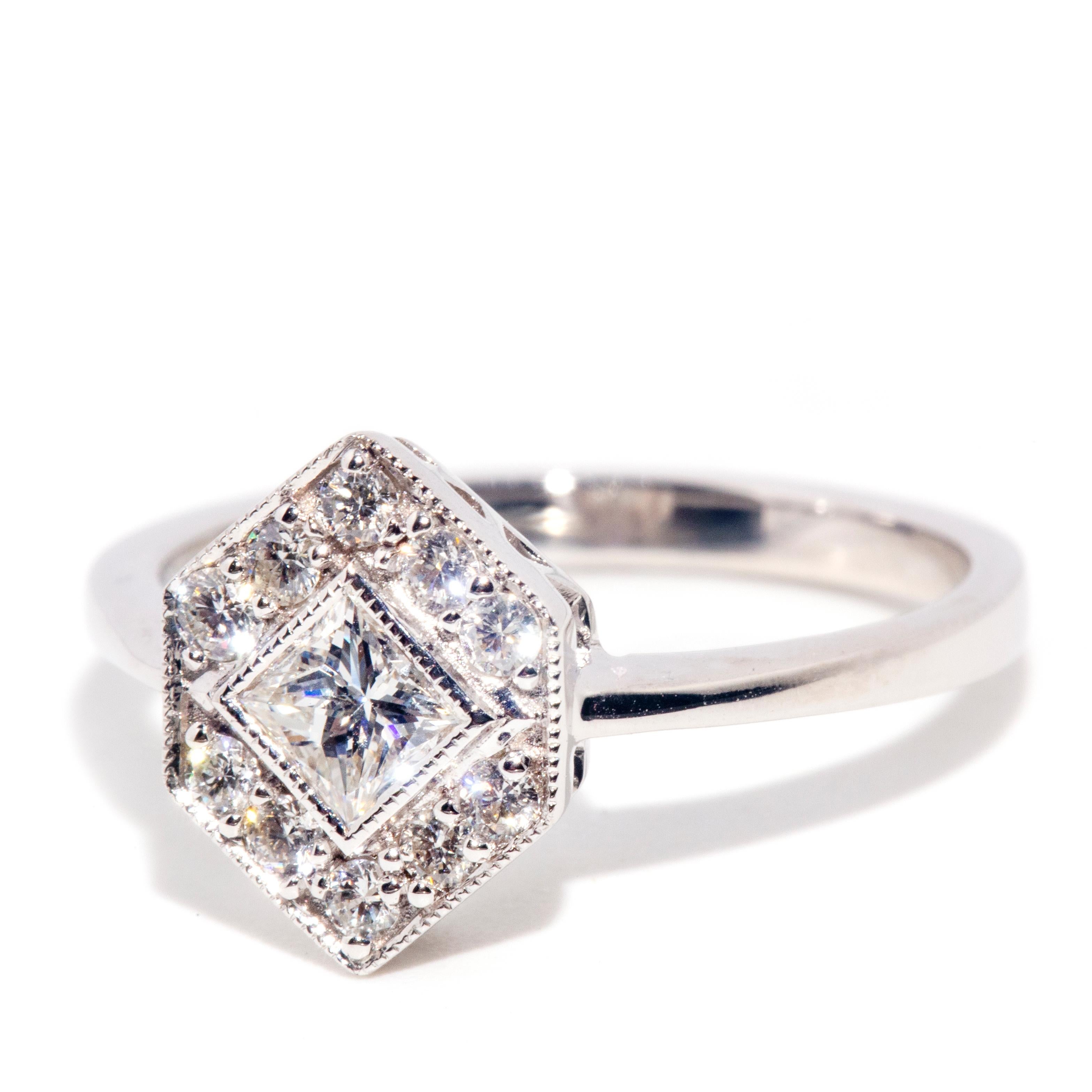 Contemporary 0.30 Carat Princess Cut Diamond 18 Carat White Gold Cluster Ring 6