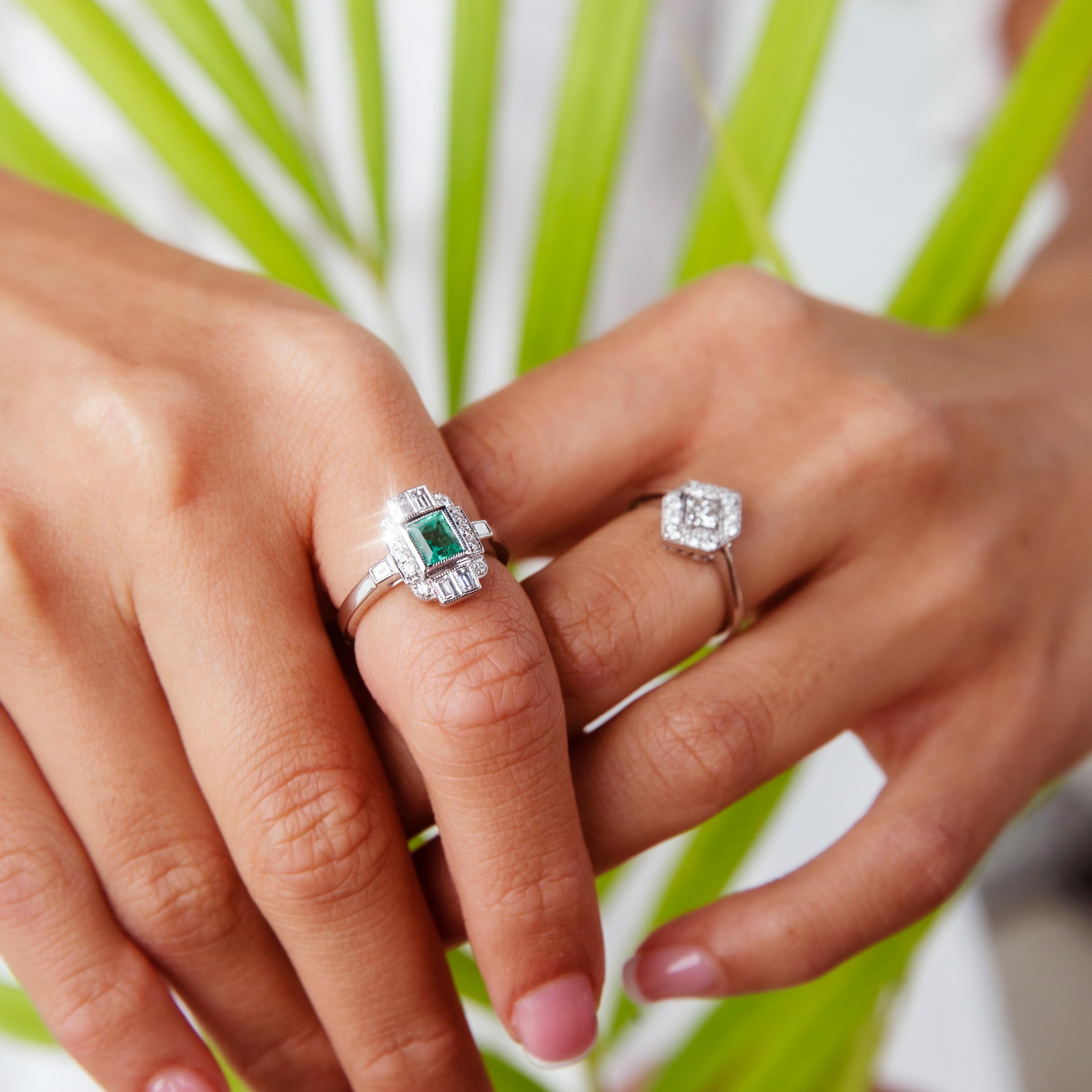 Women's or Men's Contemporary 0.30 Carat Princess Cut Diamond 18 Carat White Gold Cluster Ring For Sale