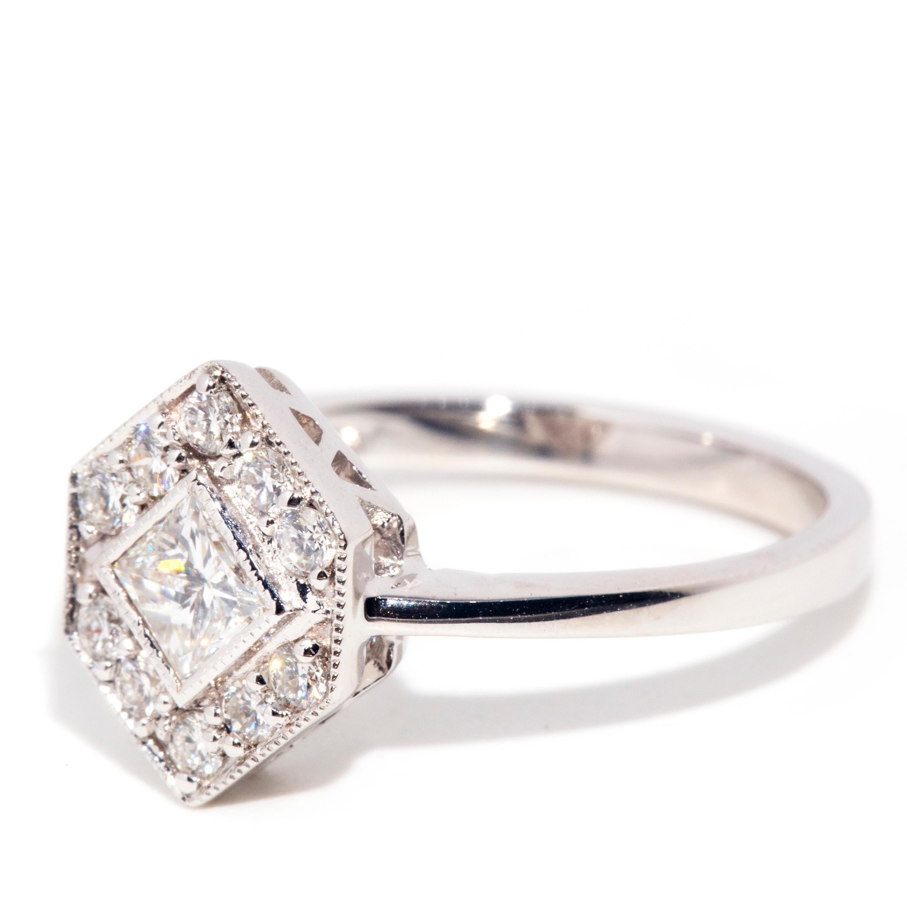 Contemporary 0.30 Carat Princess Cut Diamond 18 Carat White Gold Cluster Ring 5