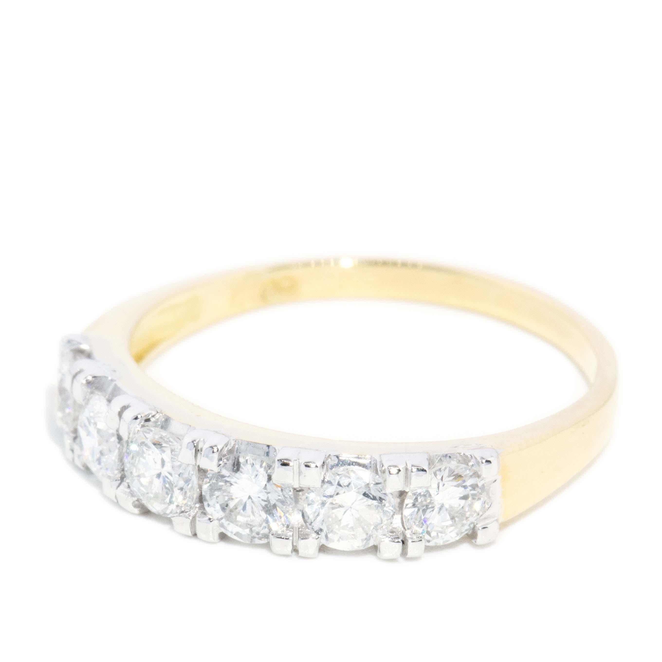 Uomo Anello impilabile di eternità con diamante brillante da 0,40 carati in oro 18 carati in vendita
