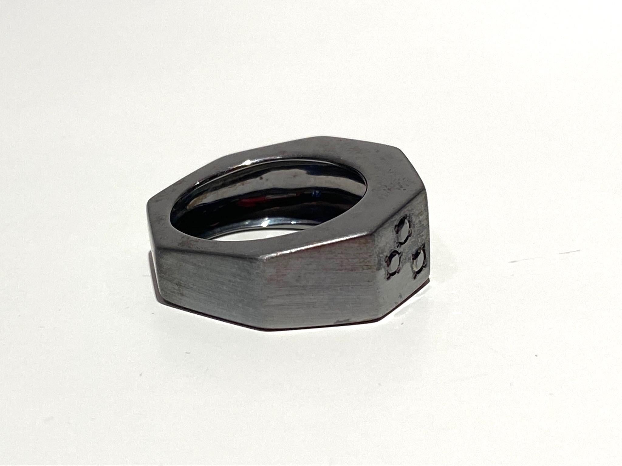Contemporary 0.45 Carat Black Diamonds Burnished Sterling Silver Design Ring For Sale 4