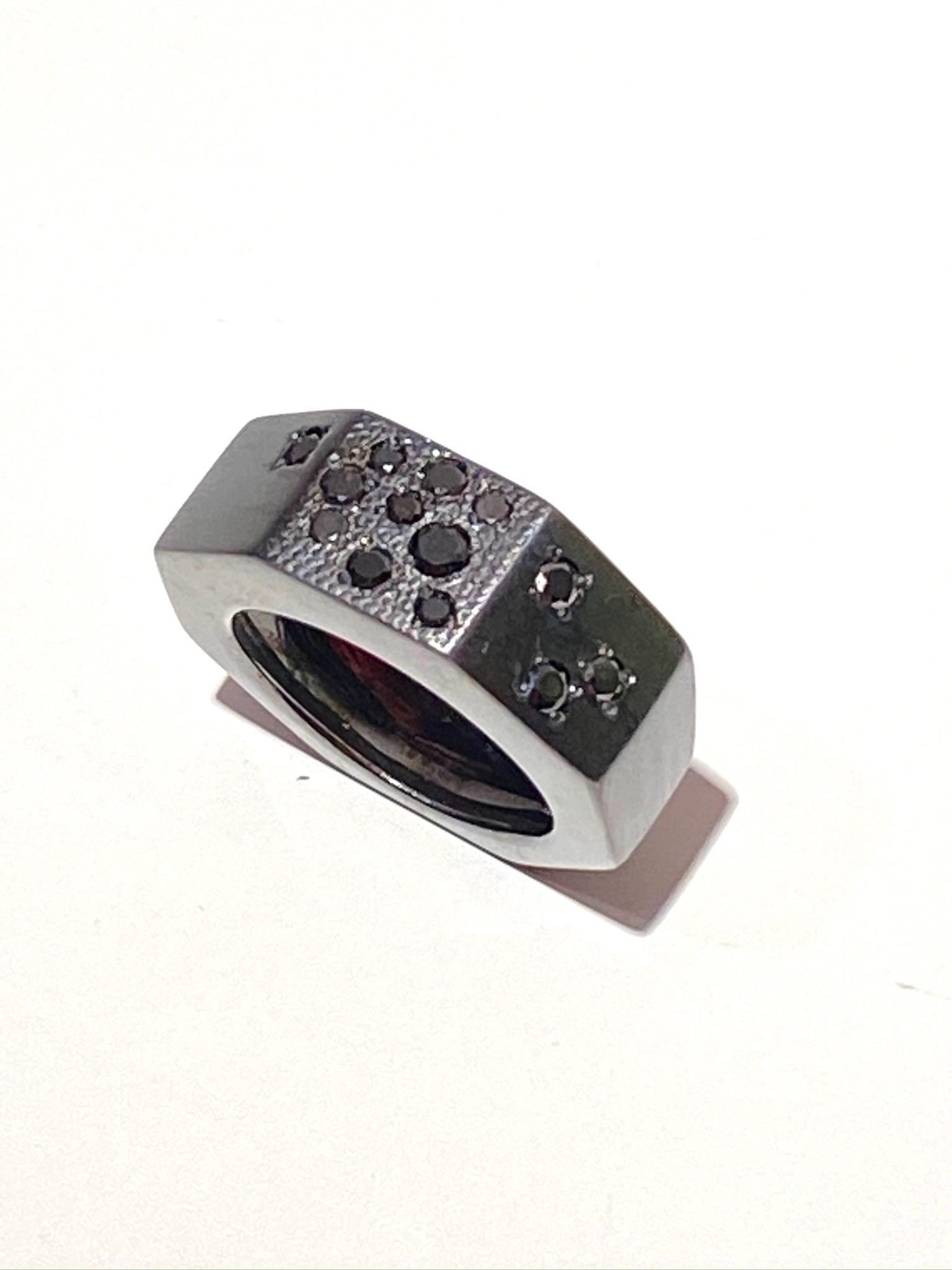 Unisex Contemporary 0.45c Black Diamonds Burnished Sterling Silver Design Ring For Sale 4