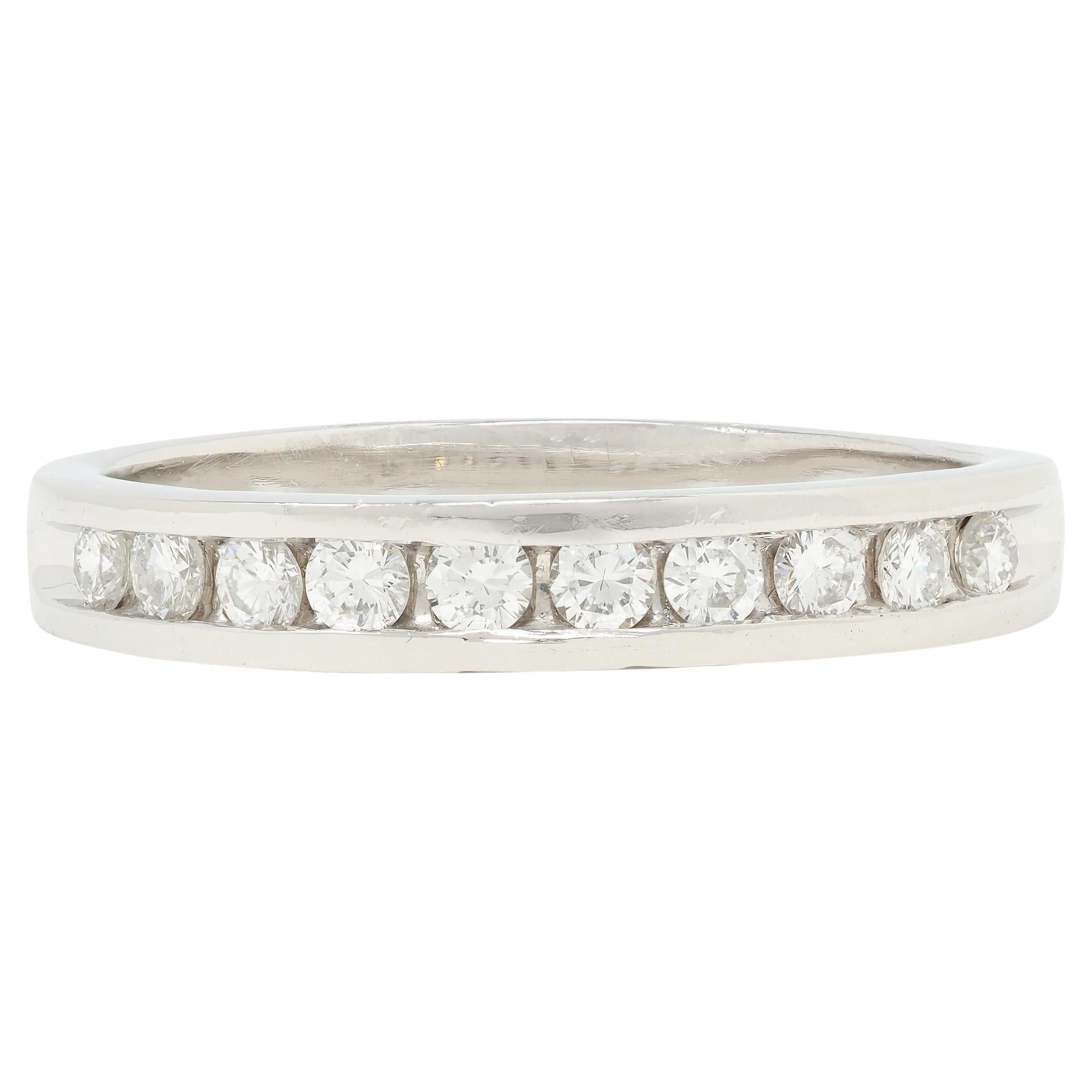 Anillo Contemporáneo de Canal de Platino con Diamantes de 0,46 quilates