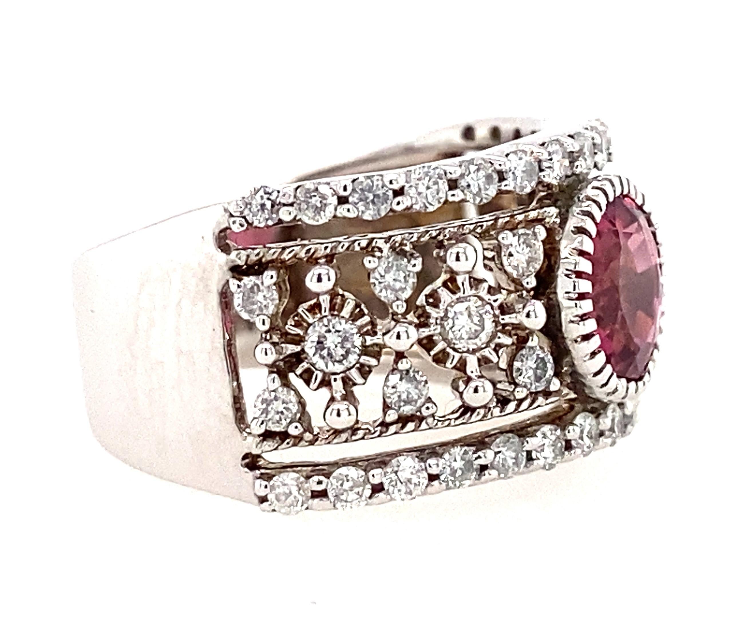 Contemporary 0.49 Carat Pink Tourmaline and Diamond White Gold Fashion Ring In Good Condition For Sale In Towson, MD
