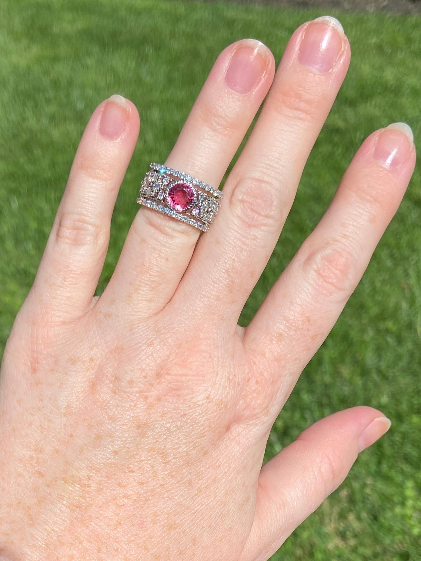 Contemporary 0.49 Carat Pink Tourmaline and Diamond White Gold Fashion Ring For Sale 1
