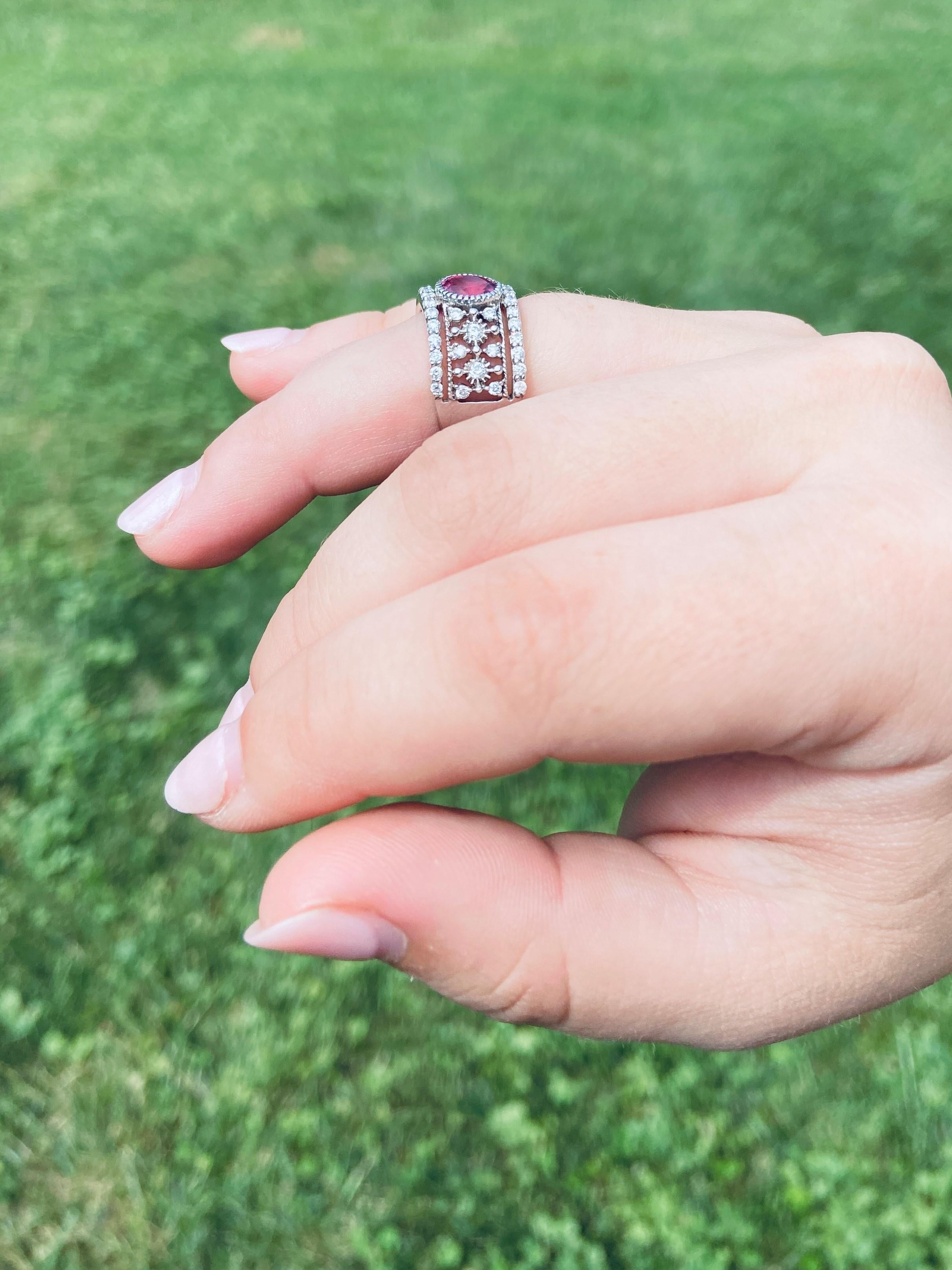 Contemporary 0.49 Carat Pink Tourmaline and Diamond White Gold Fashion Ring For Sale 2