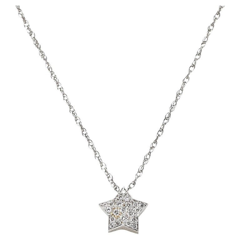 Contemporary 0.50 Carat Diamond 18 Karat White Gold Star Necklace For Sale