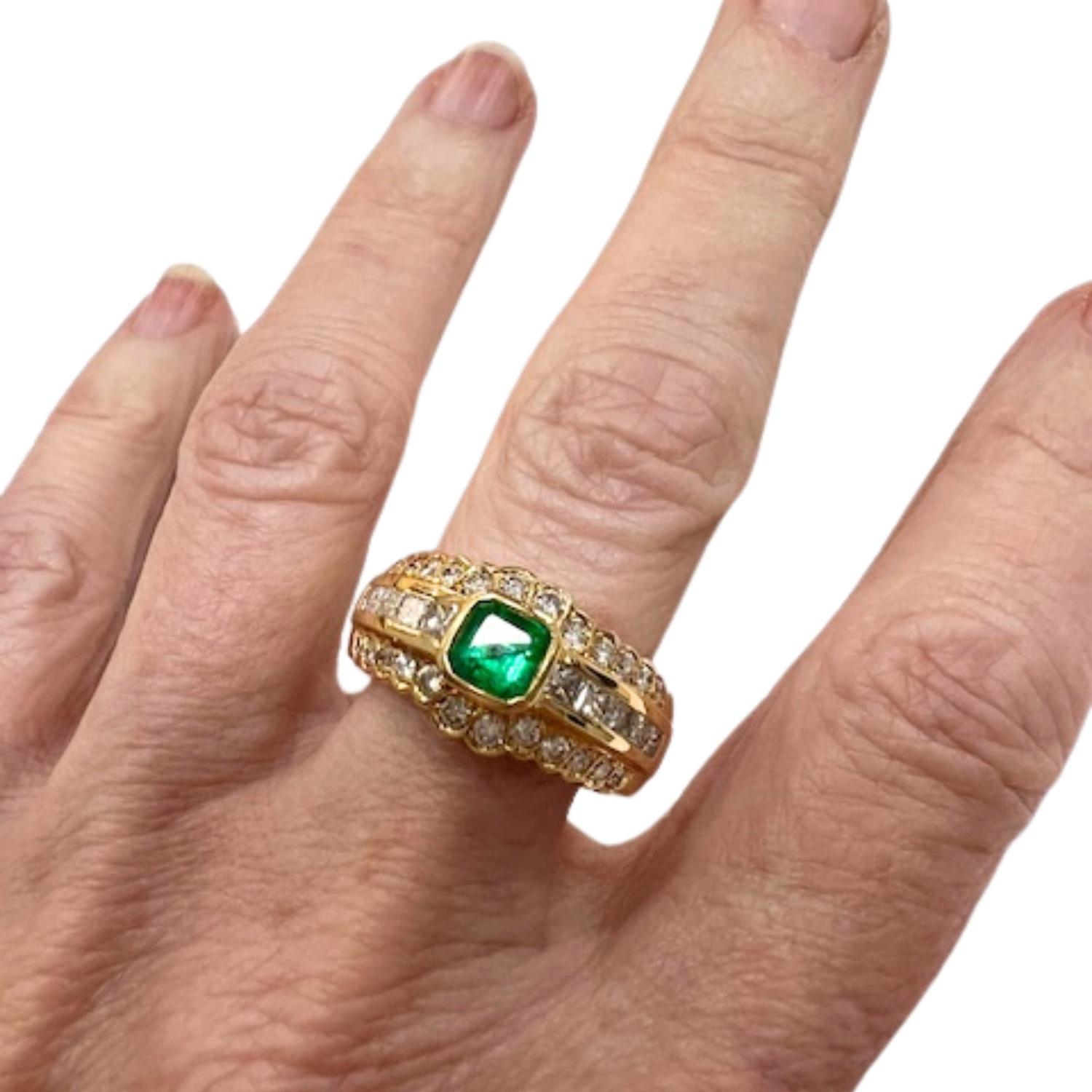 Zeitgenössisch  0,50 Karat Smaragd & 1,06 Karat Diamant-Cocktailring im Zustand „Gut“ im Angebot in MADRID, ES