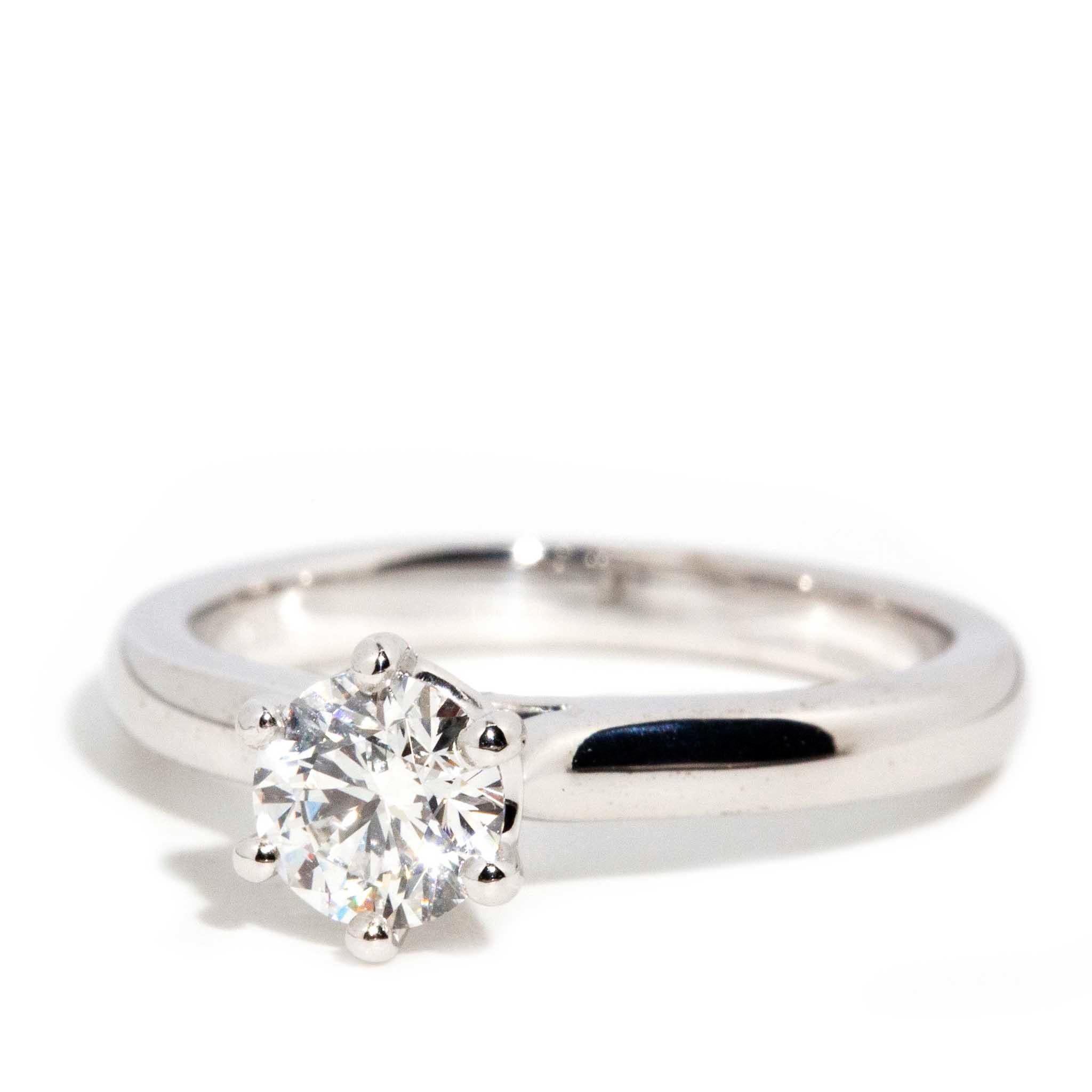 Anillo solitario de diamantes contemporáneo certificado GIA de 0,50 quilates y oro blanco de 18 quilates en Bueno estado para la venta en Hamilton, AU