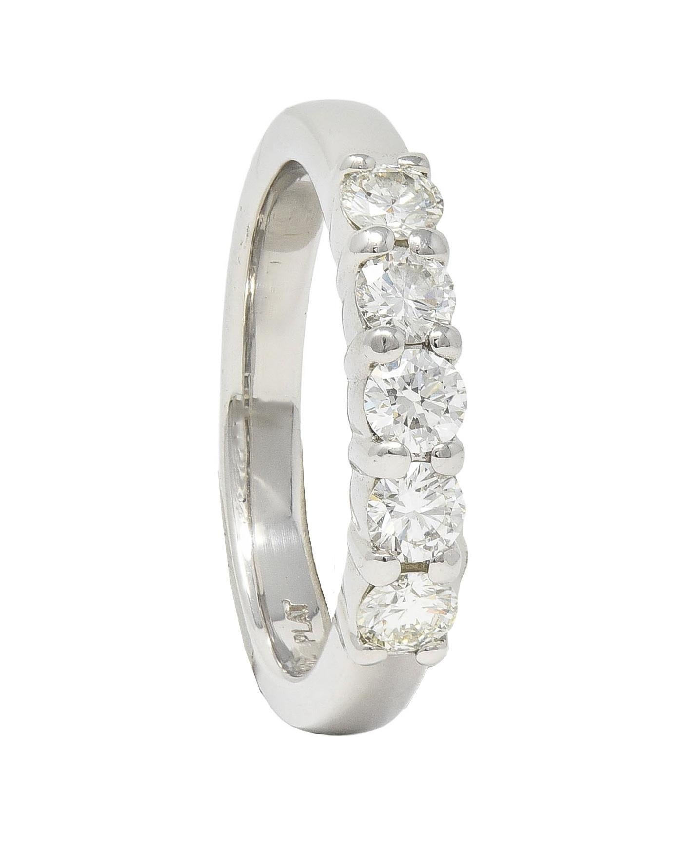 Anello contemporaneo con diamante da 0,50 CTW in platino con fede impilabile in vendita 5