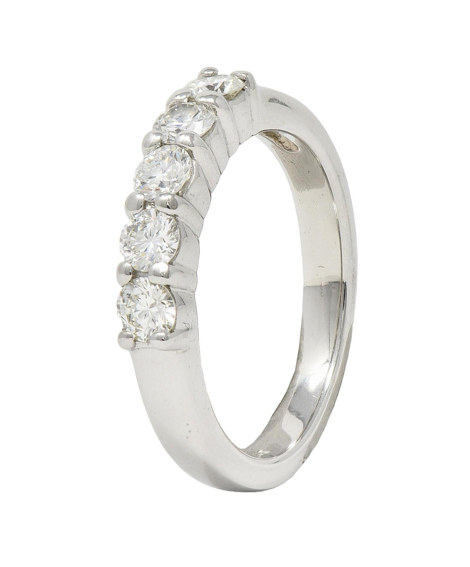 Anello contemporaneo con diamante da 0,50 CTW in platino con fede impilabile in vendita 3