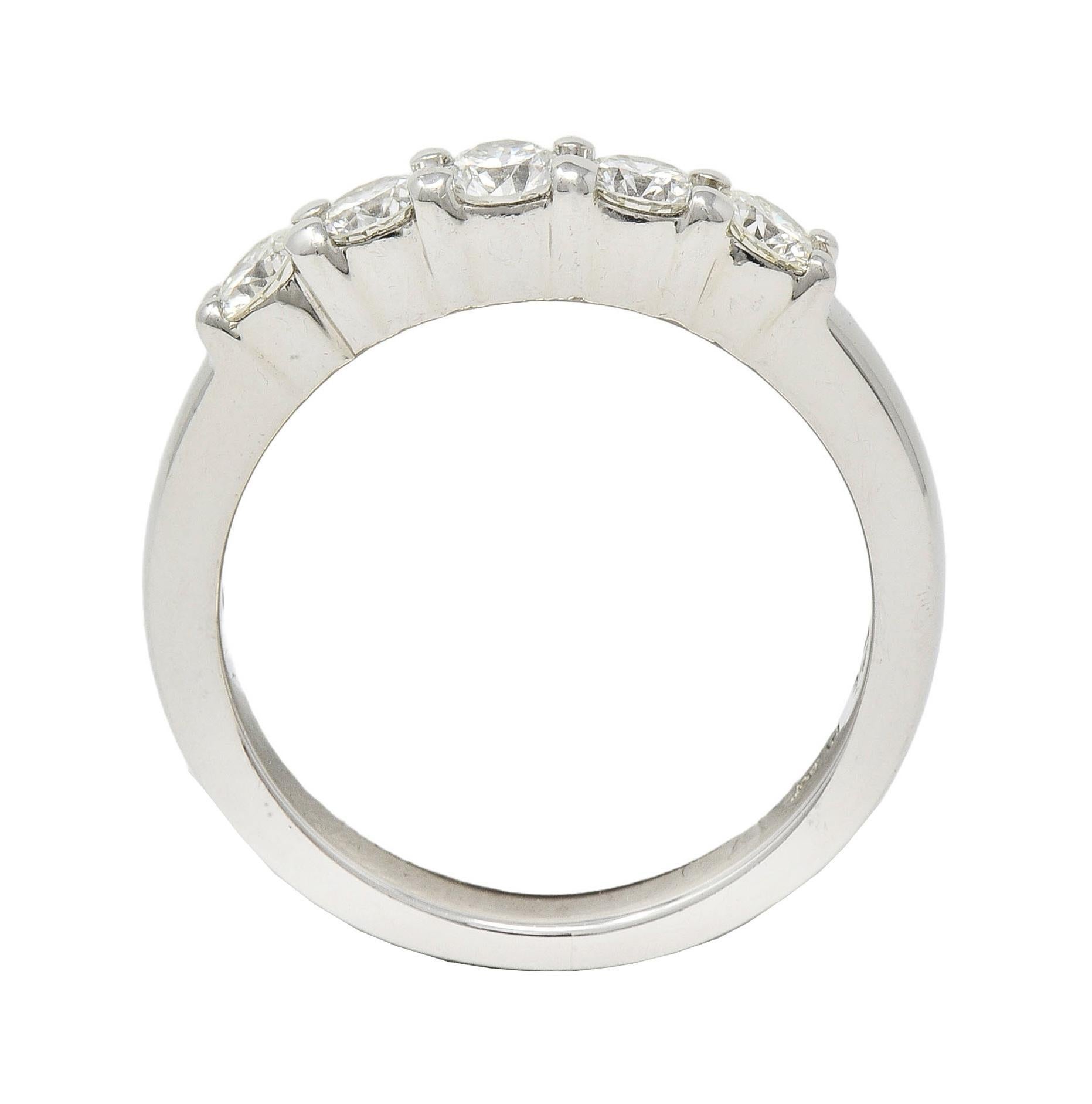 Anello contemporaneo con diamante da 0,50 CTW in platino con fede impilabile in vendita 4
