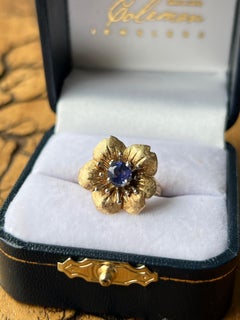 Contemporary 0.52 Carat Tanzanite 14k Yellow Gold Flower Statement Ring
