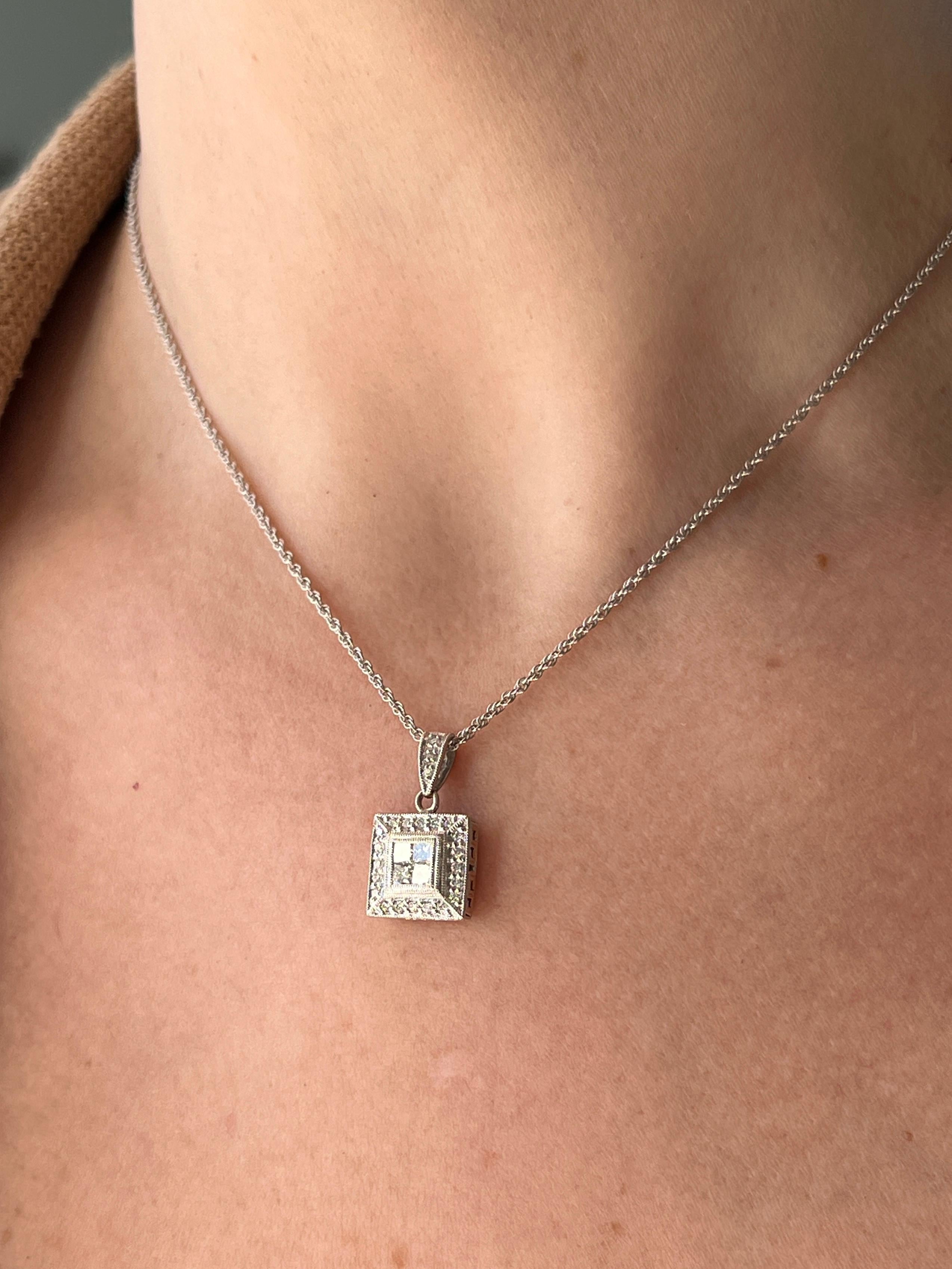 Contemporain Pendentif carré en or blanc et rose 14k avec diamant 0,55 tcw Contemporary en vente