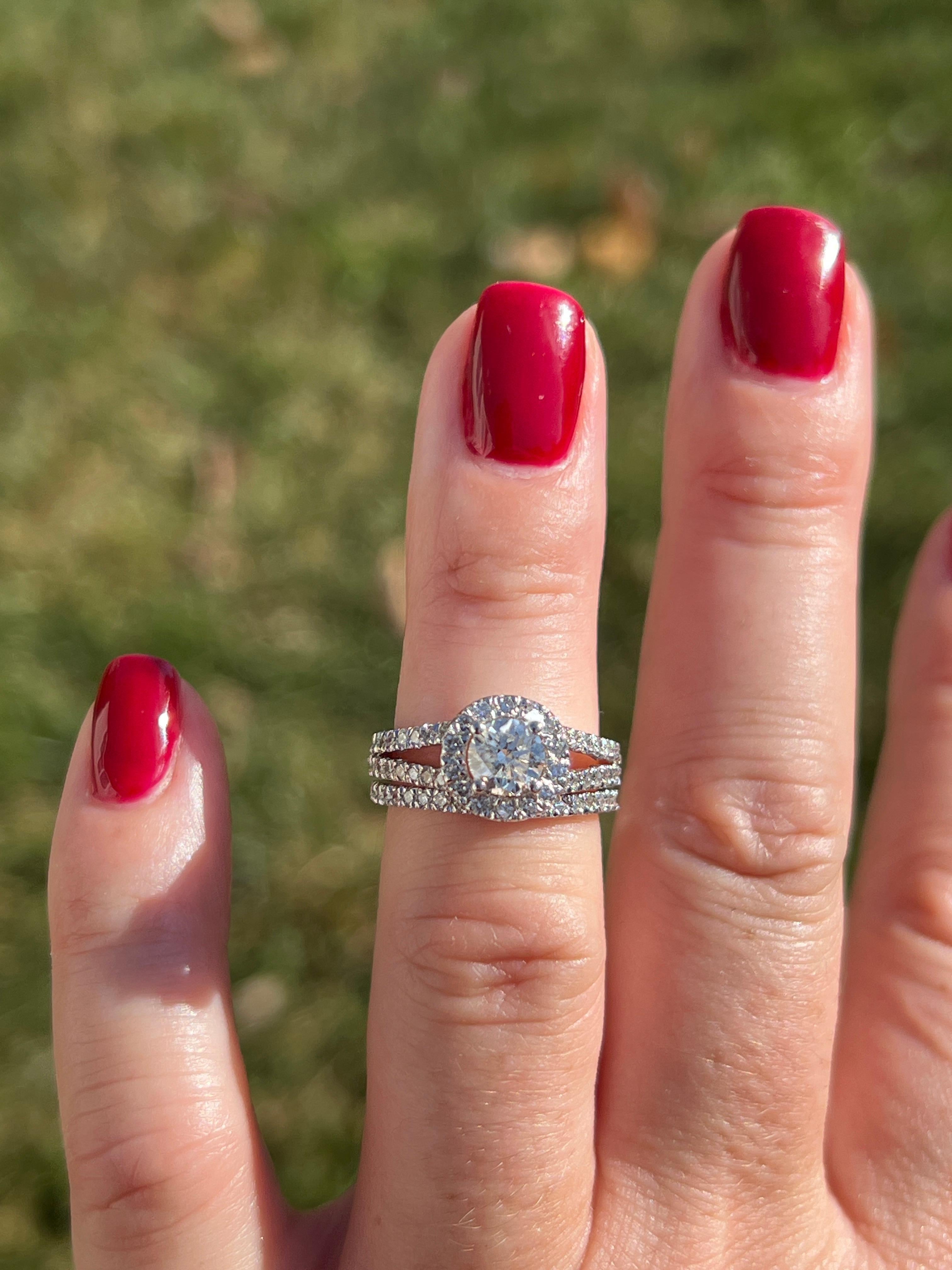Contemporary 0.60 Carat Diamond Halo White Gold Engagement Ring Wedding Set For Sale 1
