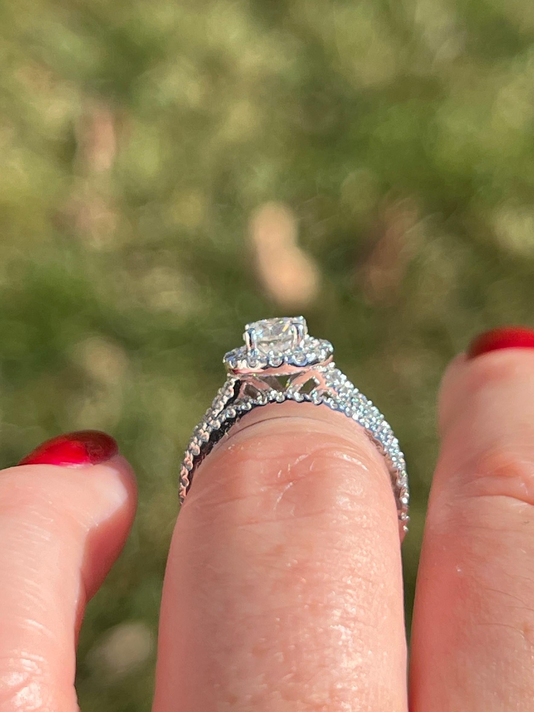Contemporary 0.60 Carat Diamond Halo White Gold Engagement Ring Wedding Set For Sale 2
