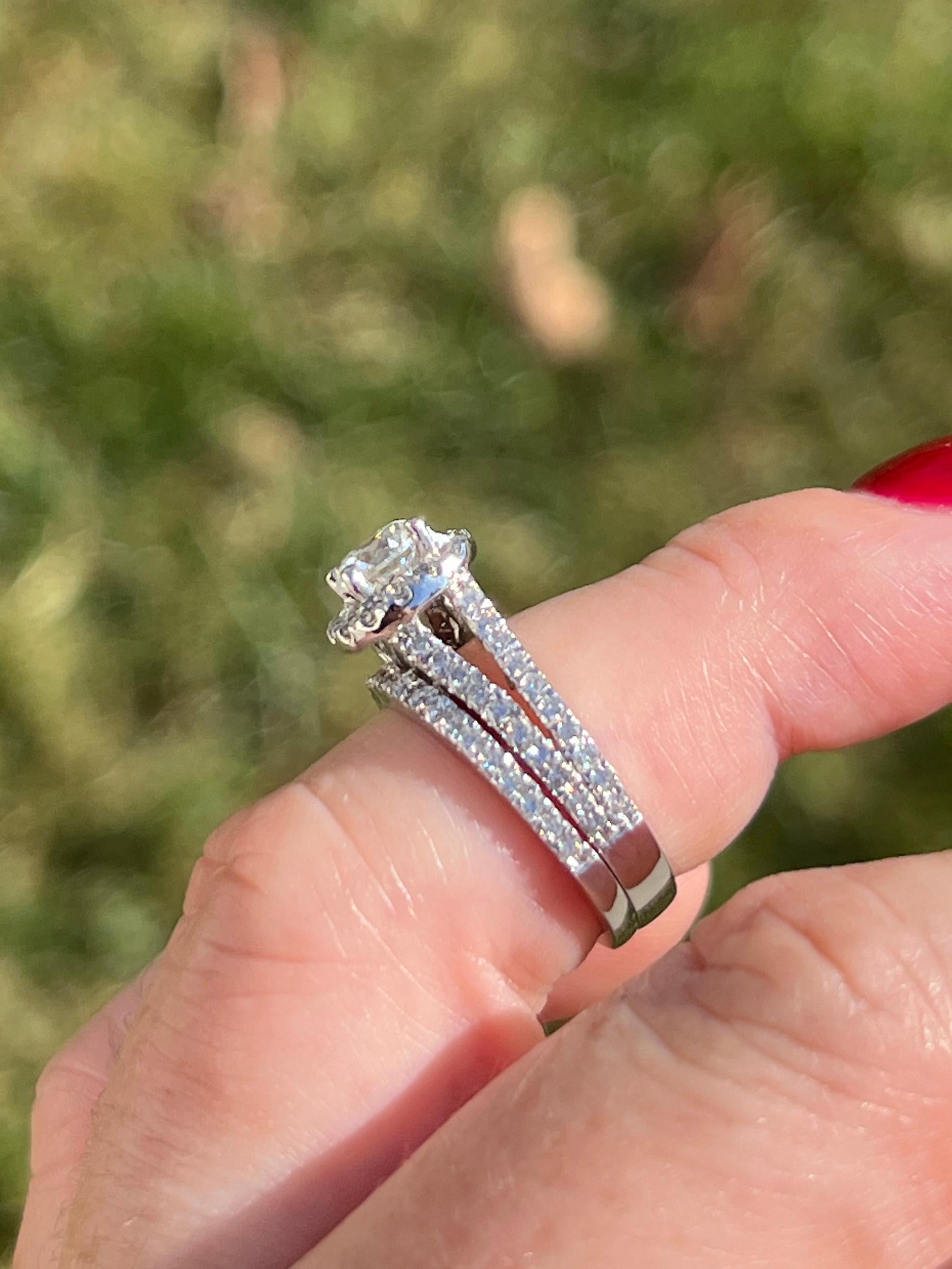Contemporary 0.60 Carat Diamond Halo White Gold Engagement Ring Wedding Set For Sale 3