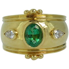 Vintage Contemporary 0.60 Carat Emerald Diamond Ring, Etruscan Style, Yellow Gold, 1993