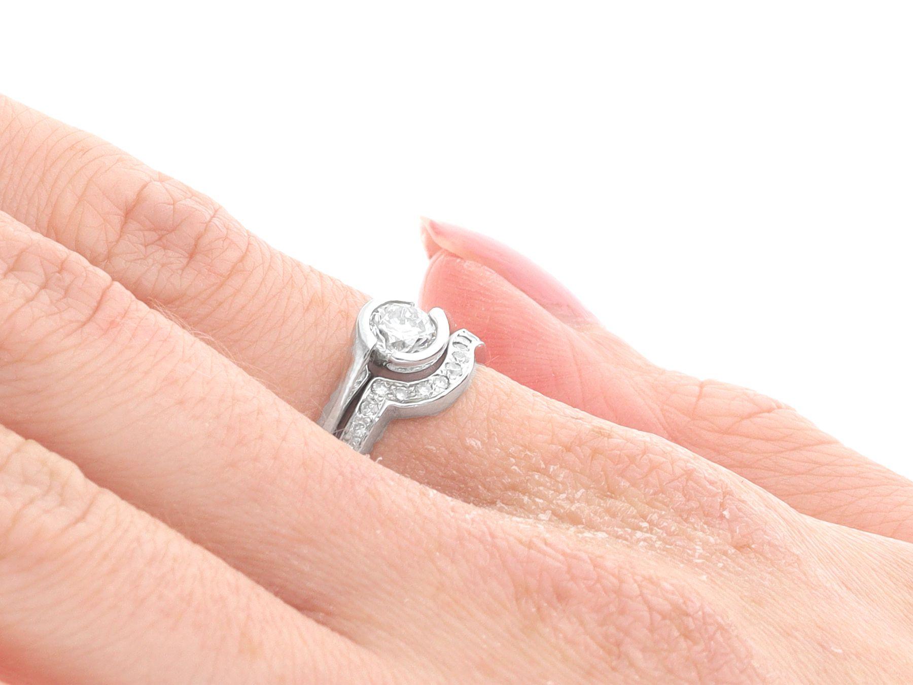 Contemporary GIA zertifiziert 0,65 Karat Diamant und Platin Ring und Ehering im Angebot 8