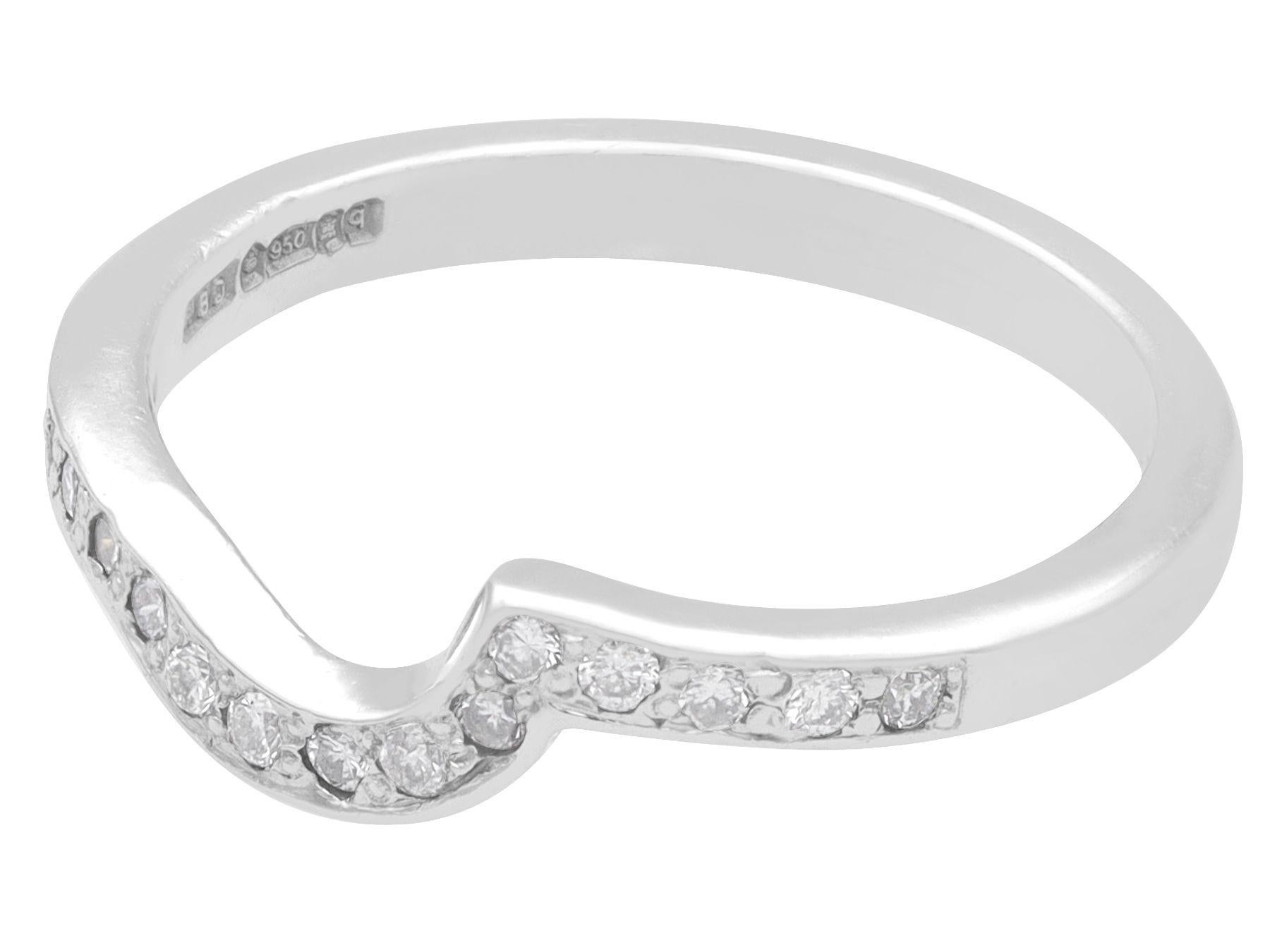 Contemporary GIA zertifiziert 0,65 Karat Diamant und Platin Ring und Ehering im Angebot 1